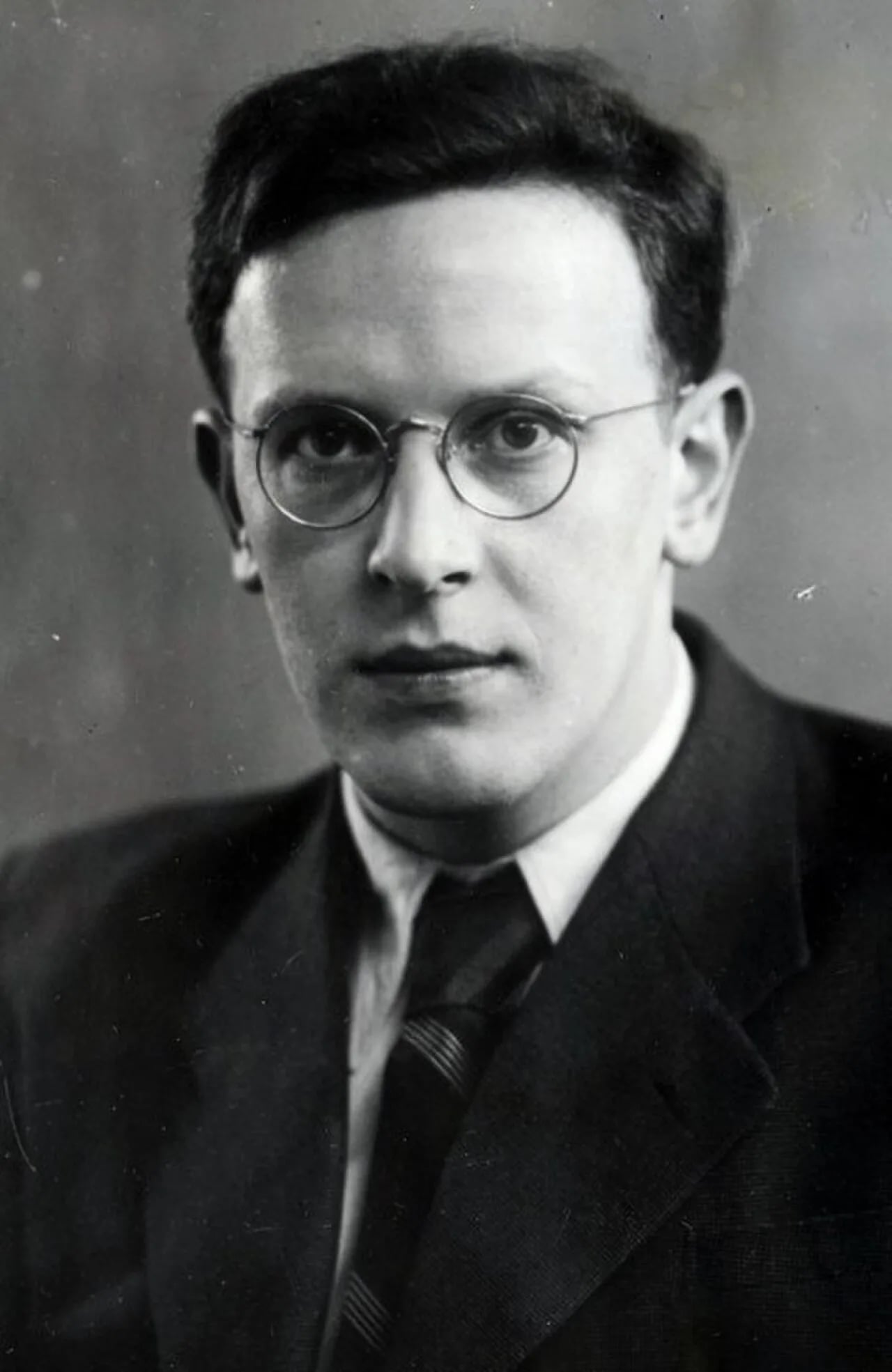 Portrait of Nikita Alexejewitsch Tolstoi (1917–1994) – memorial page