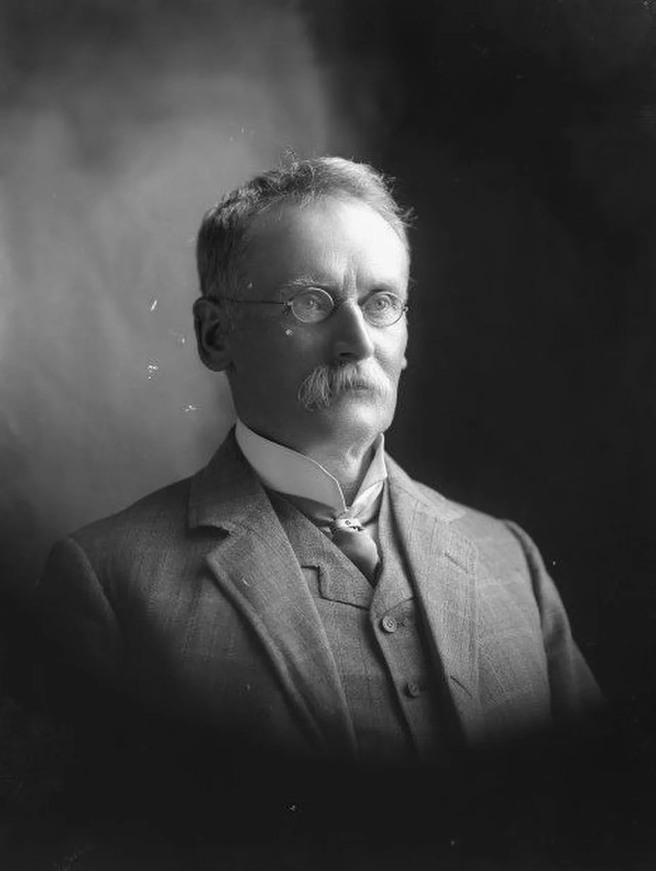 Porträt von William Hall-Jones (1851–1936) – Gedenkseite