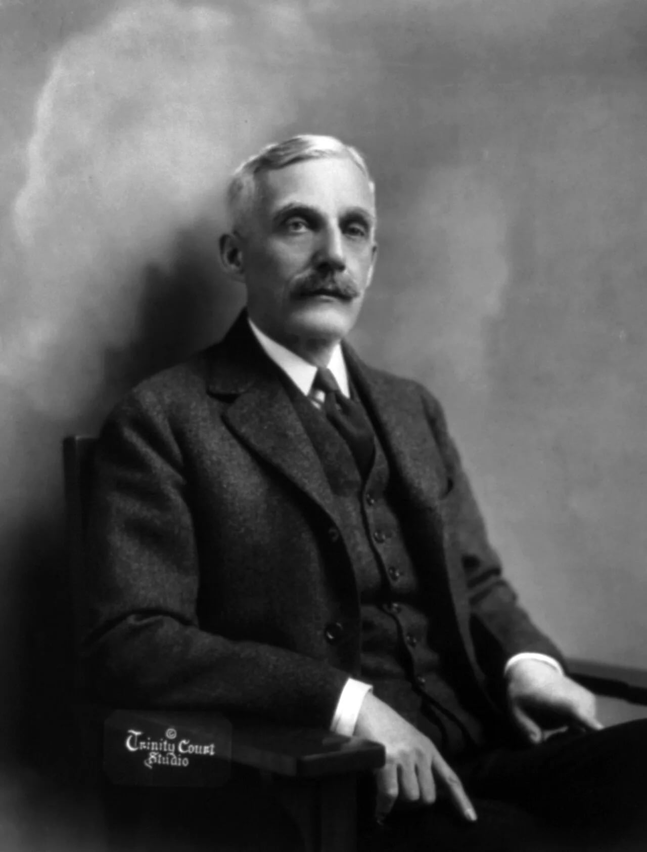 Porträt von Andrew W. Mellon (1855–1937) – Gedenkseite