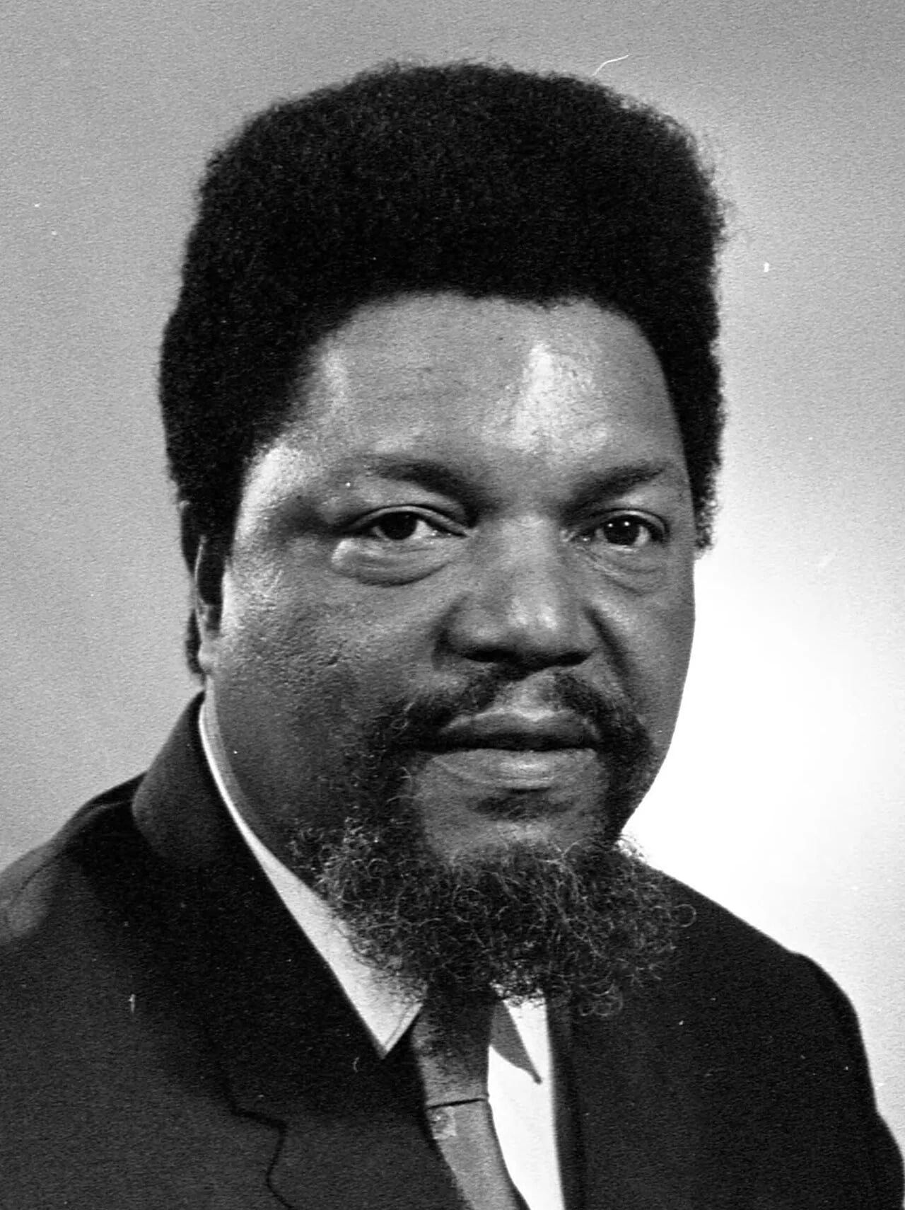 Portrait of Robert F. Williams (1925–1996) – memorial page