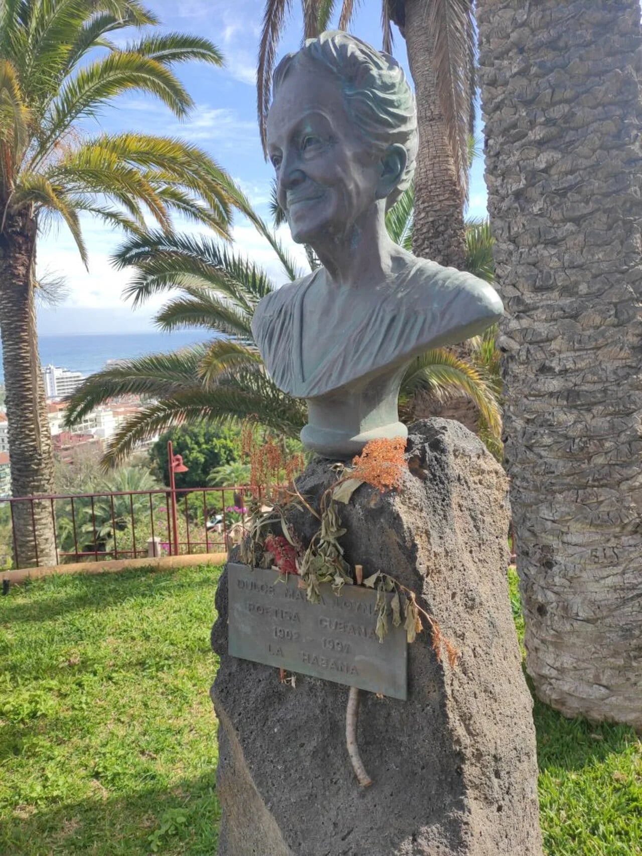 Portrait of Dulce María Loynaz (1902–1997) – memorial page