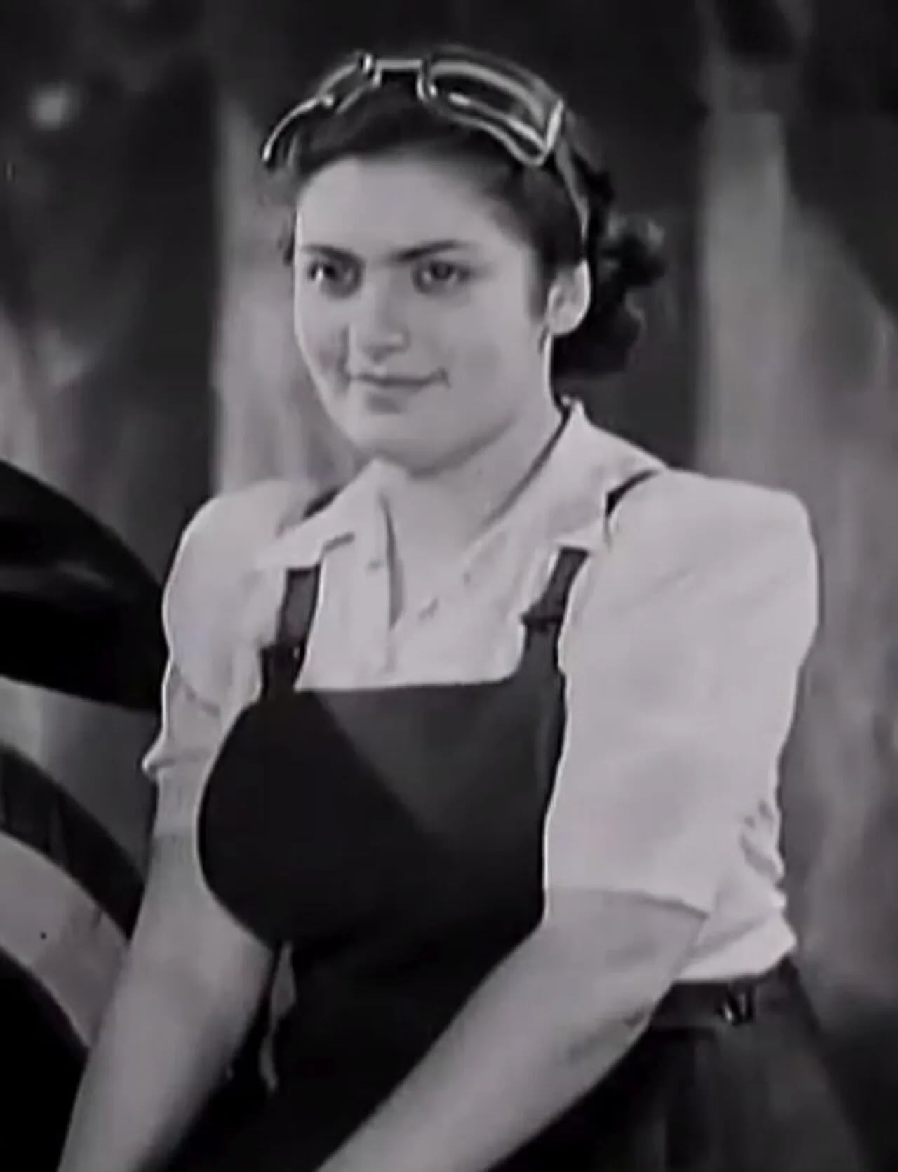 Portrait of Edit Utesova (1915–1982) – memorial page