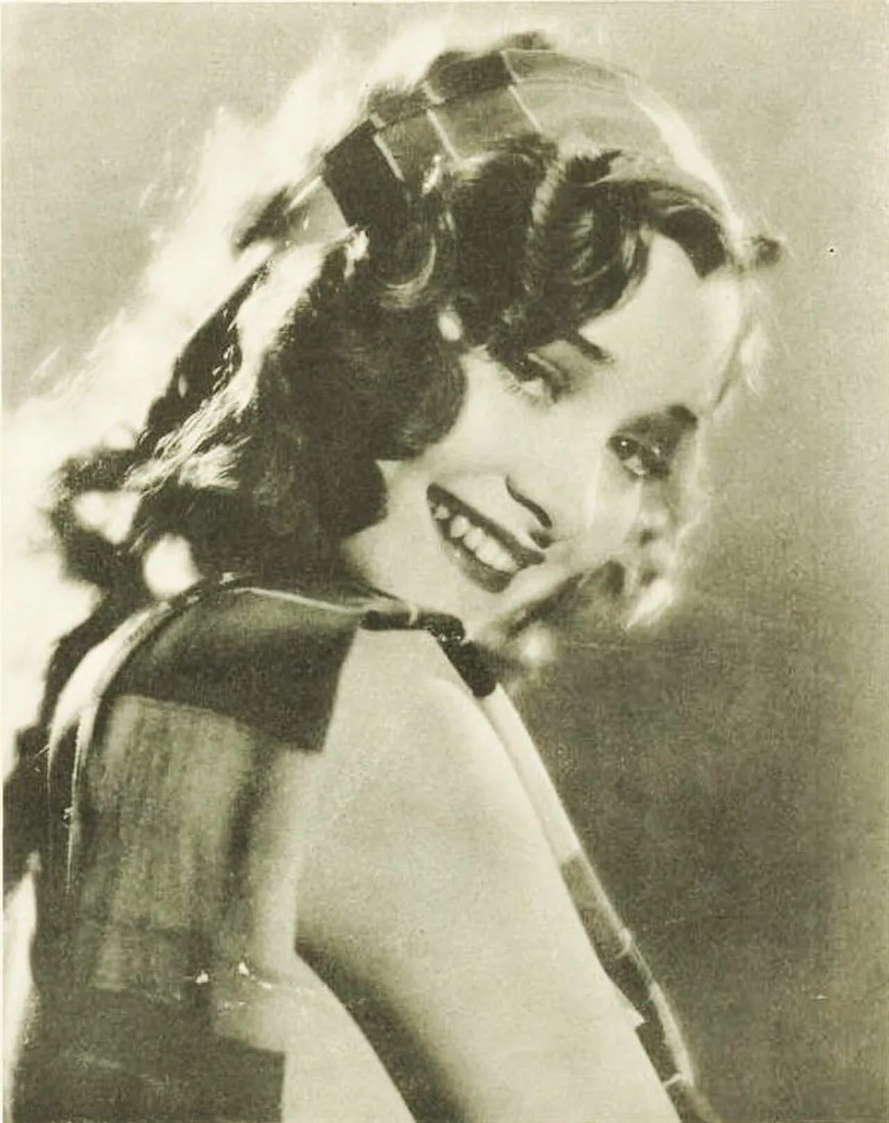 Portrait of Marian Marsh (1913–2006) – memorial page