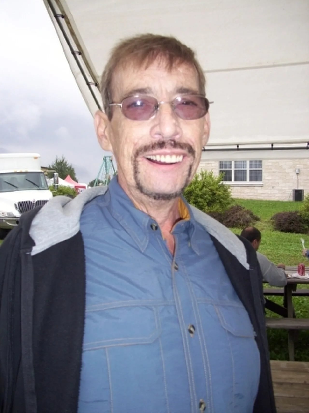 Porträt von Steven Thomas Borland (1950–2010) – Gedenkseite