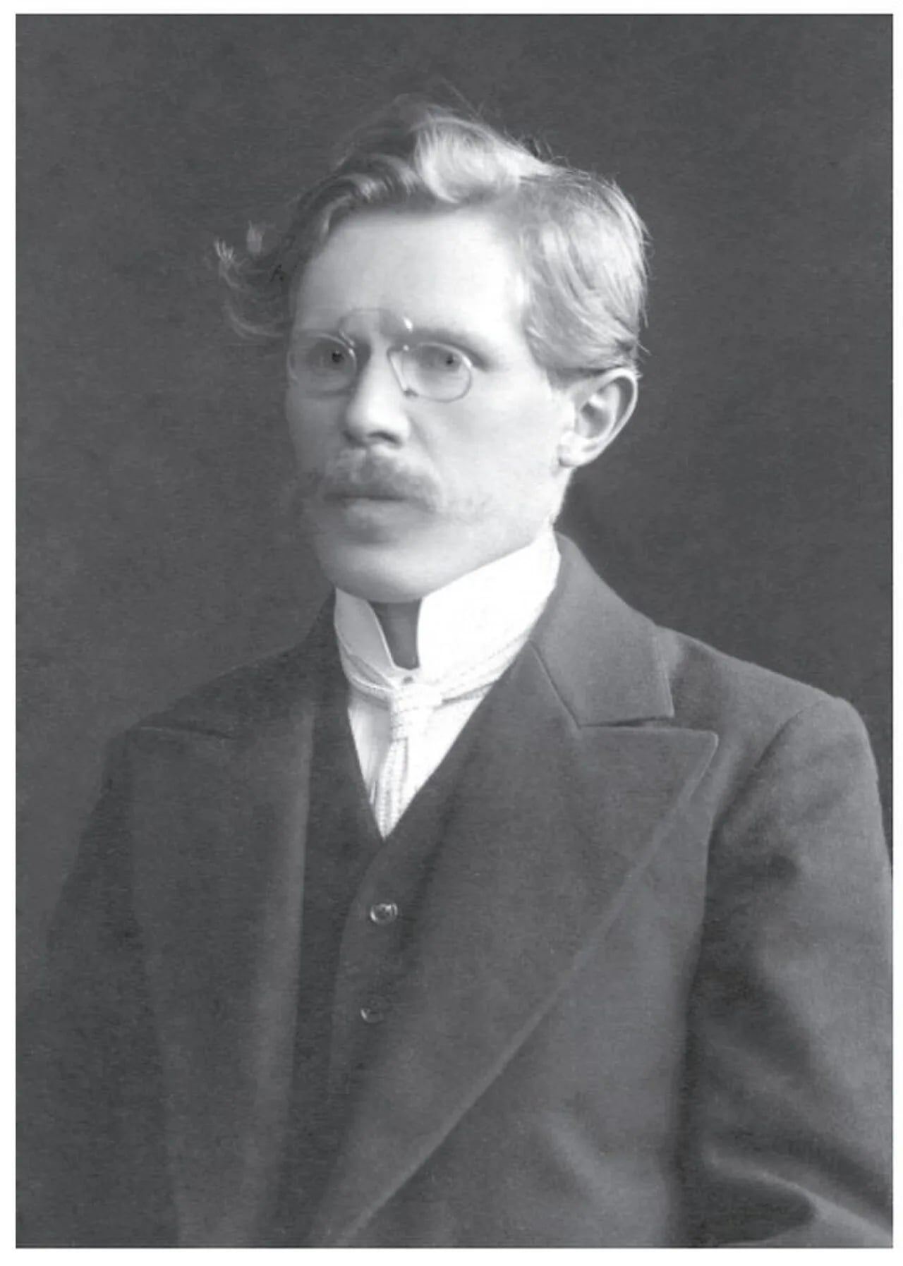 Portrait of Konstantin Andrejewitsch Fljaksberger (1880–1942) – memorial page