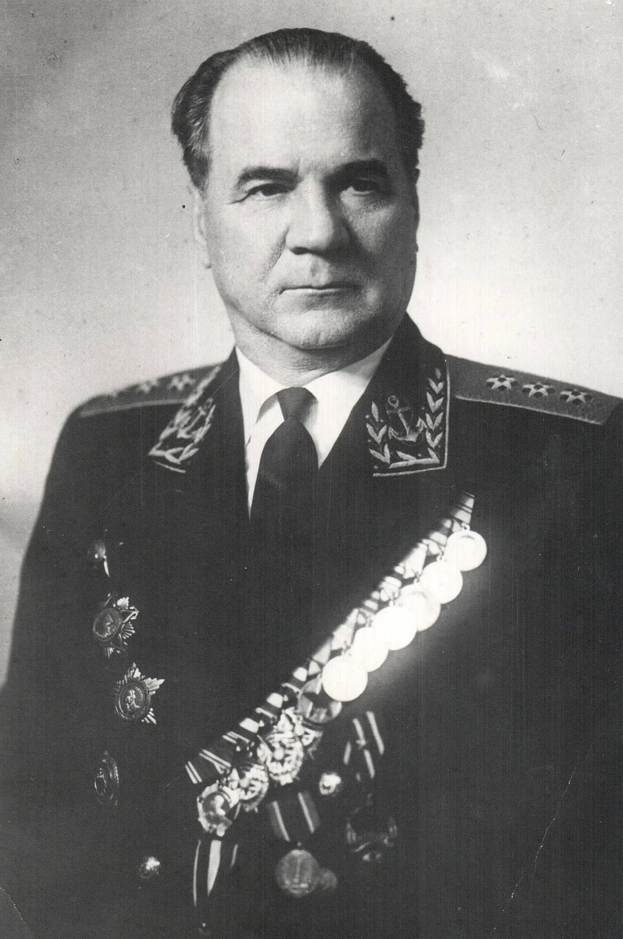 Porträt von Nikolai Michailowitsch Charlamow (1905–1983) – Gedenkseite