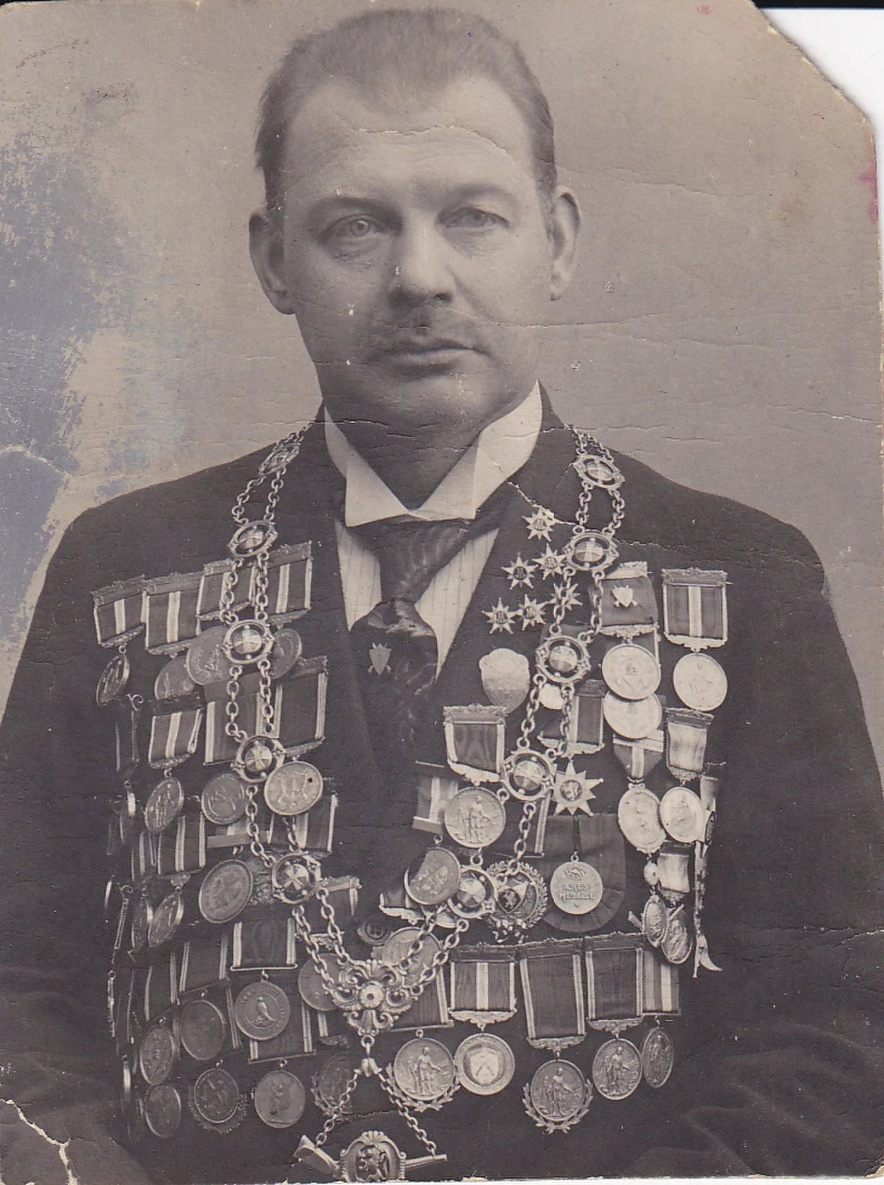 Porträt von Albert Helgerud (1876–1954) – Gedenkseite