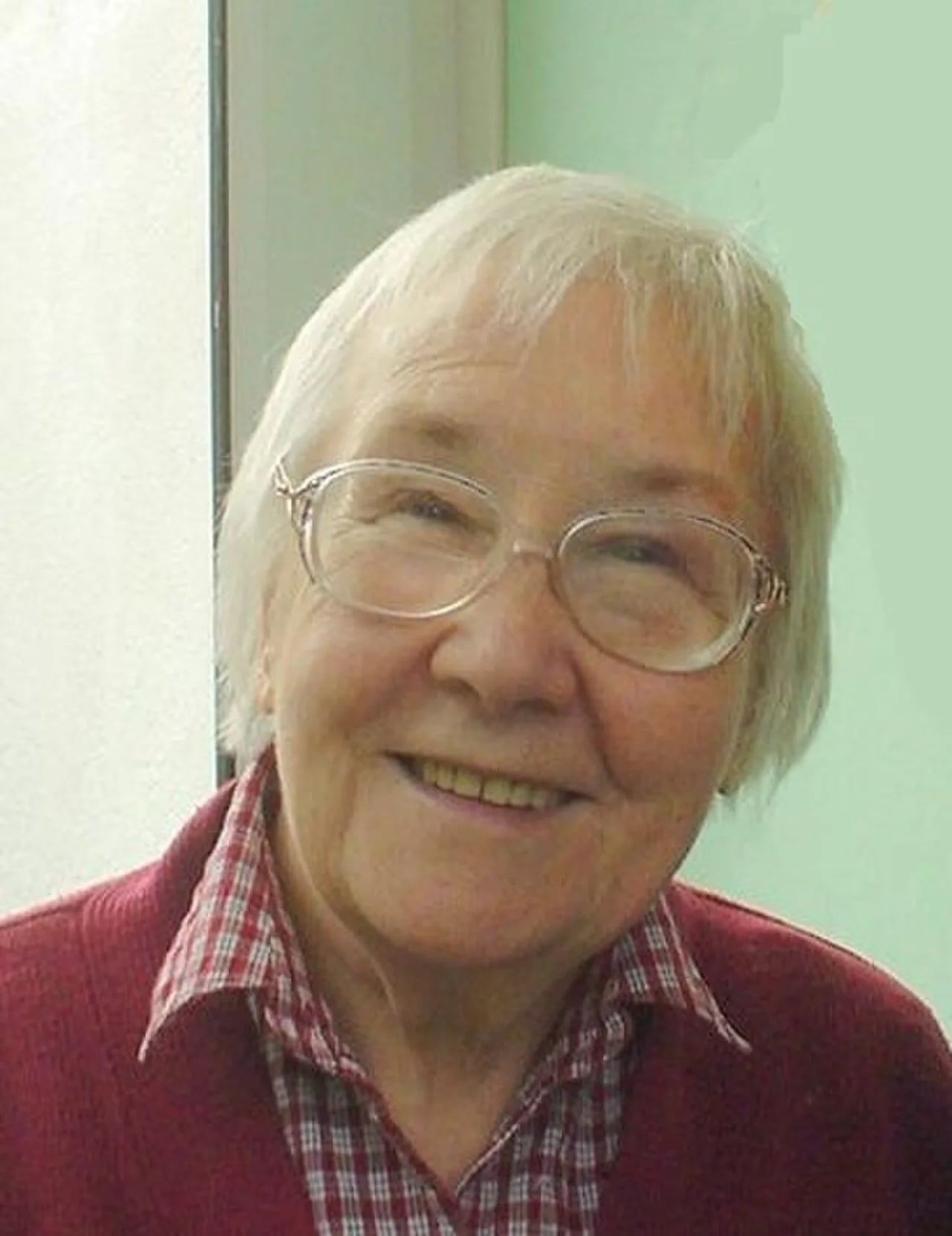 Porträt von Elaine Morgan (1920–2013) – Gedenkseite