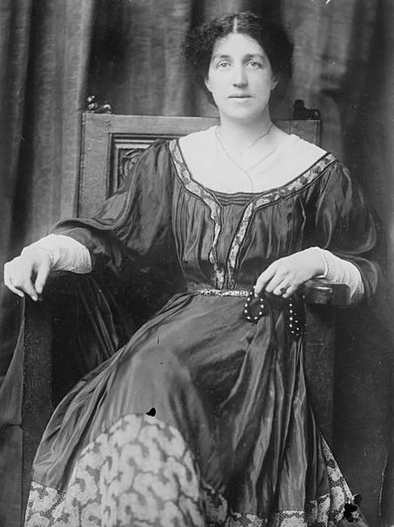 Portrait of Mary Morris (1862–1938) – memorial page