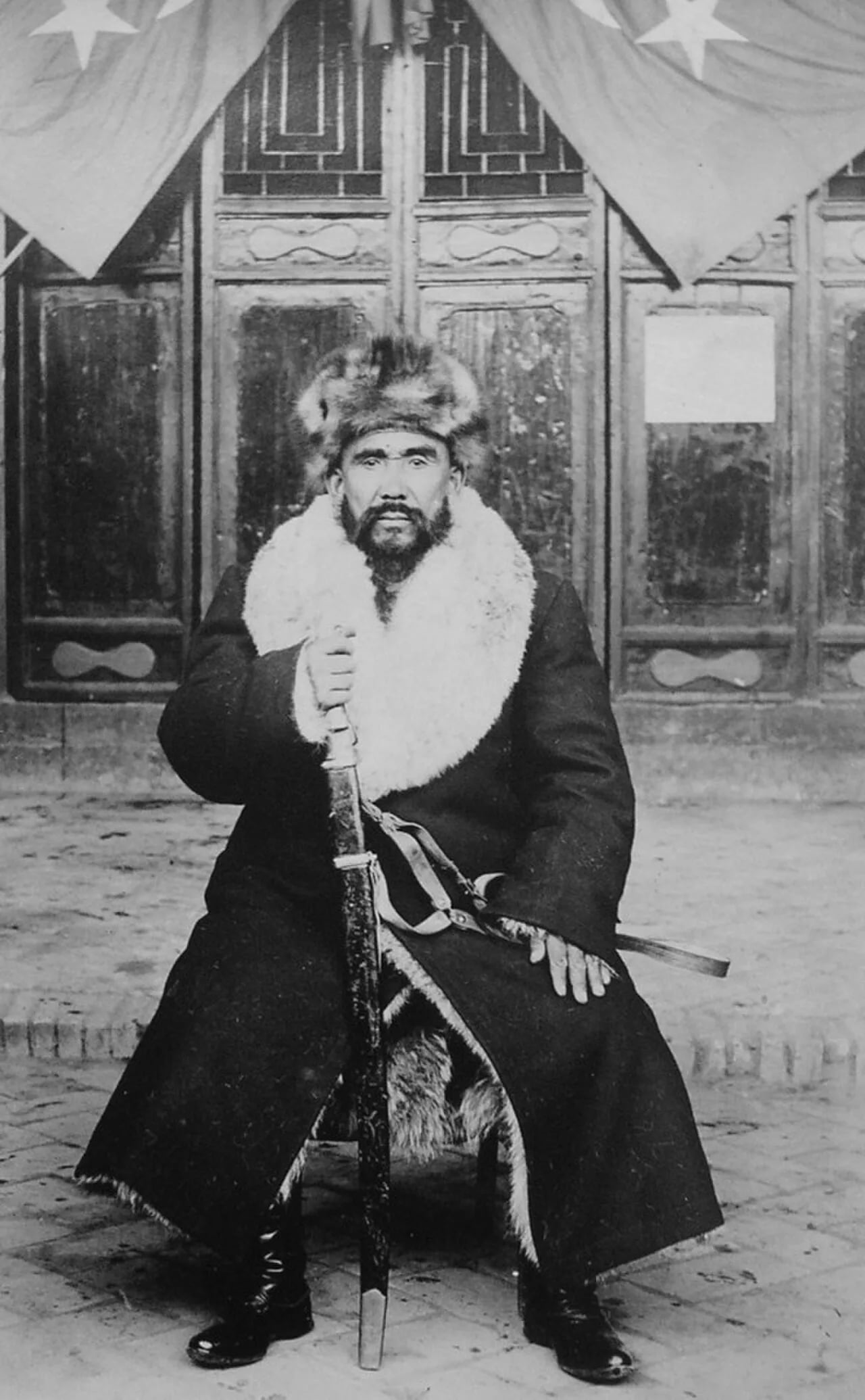 Porträt von Hodscha Niyaz (1889–1941) – Gedenkseite