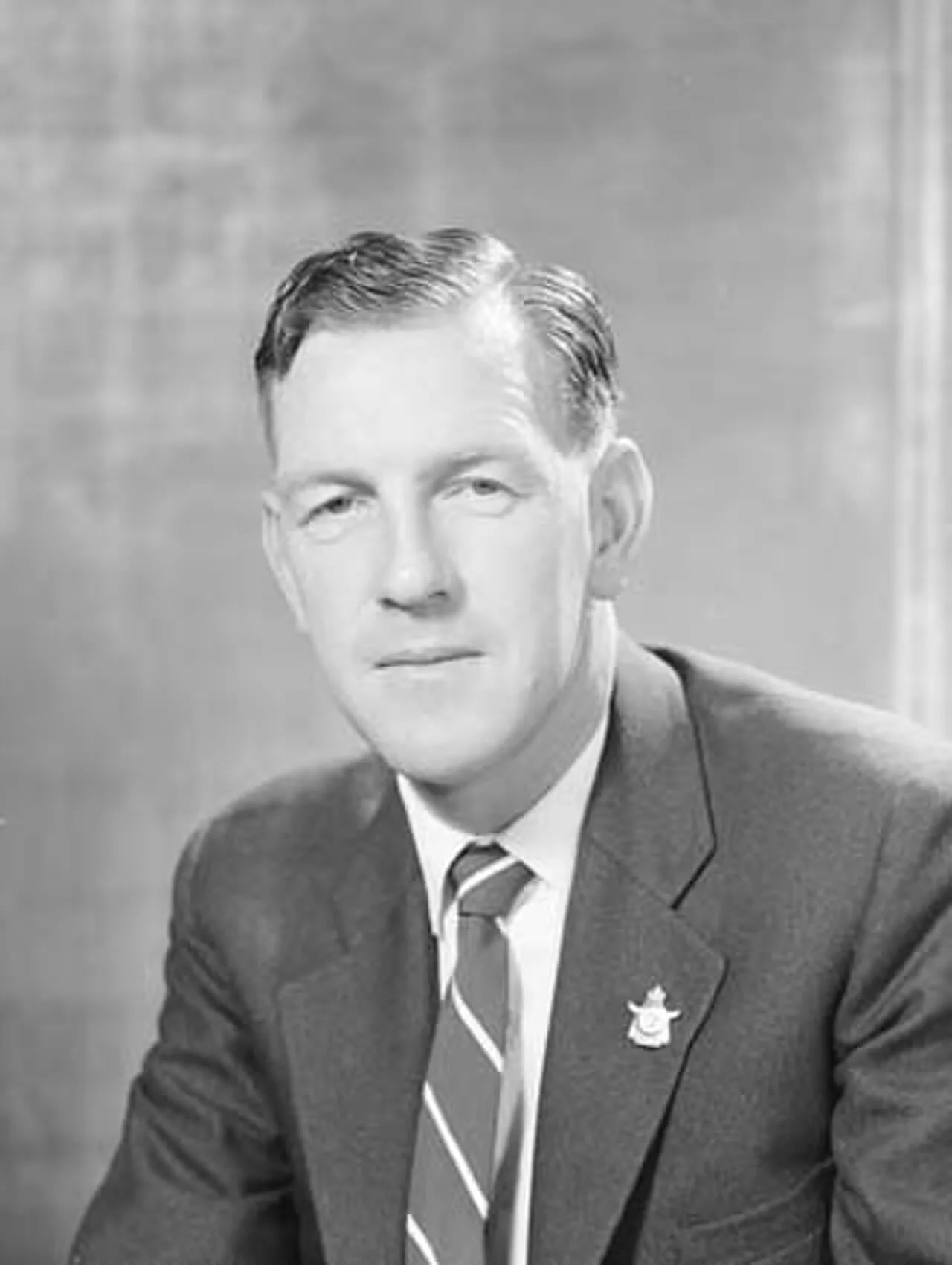 Porträt von Mac Holten (1922–1996) – Gedenkseite