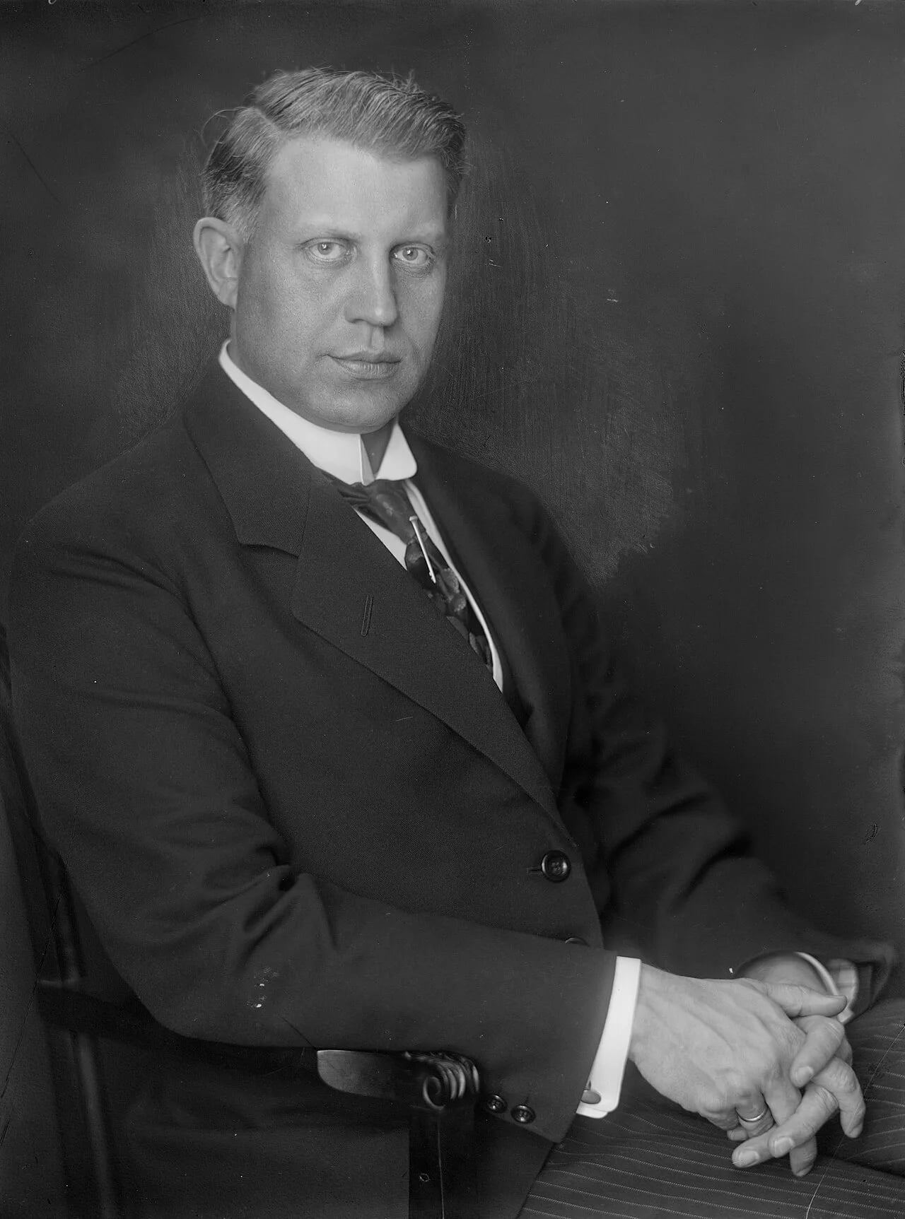 Portrait of Albert Høeberg (1879–1949) – memorial page