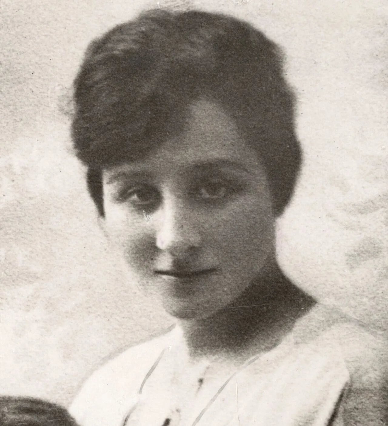 Portrait of Ioana Lambrino (1898–1953) – memorial page