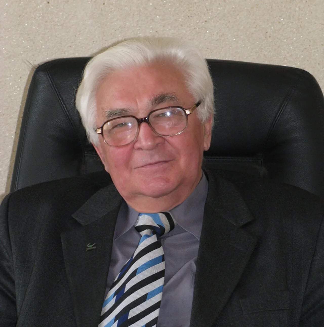 Porträt von Alexander Michailowitsch Tschekmarjow (1937–2020) – Gedenkseite