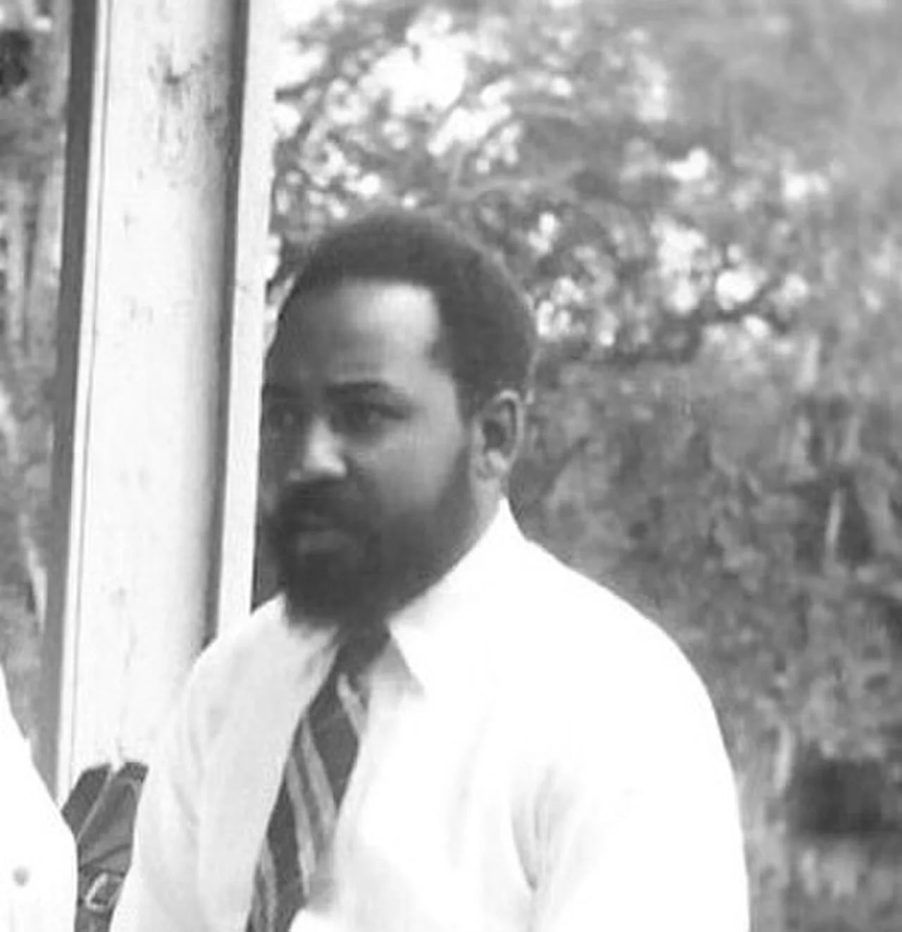 Porträt von Simon Sanches (1915–2002) – Gedenkseite