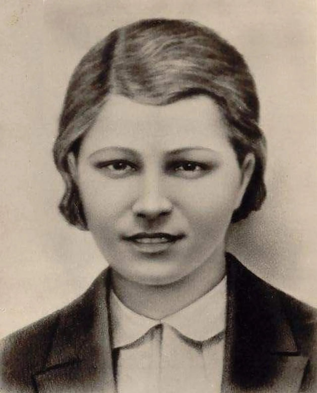 Portrait of Ljubow Grigorjewna Schewzowa (1924–1943) – memorial page