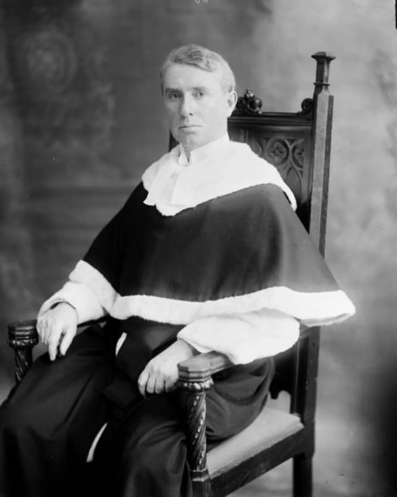 Porträt von Lyman Poore Duff (1865–1955) – Gedenkseite