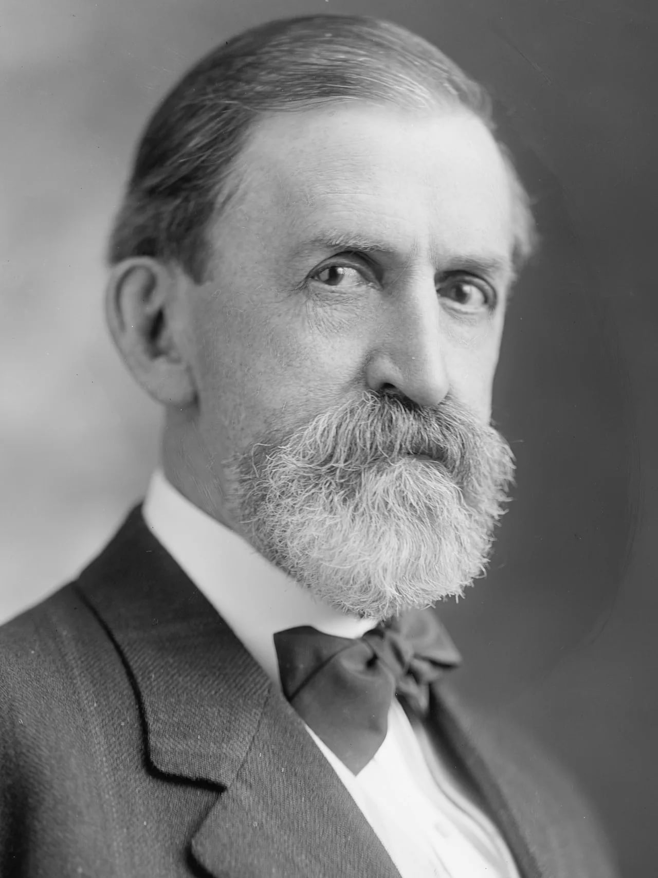 Portrait of John W. Kern (1849–1917) – memorial page