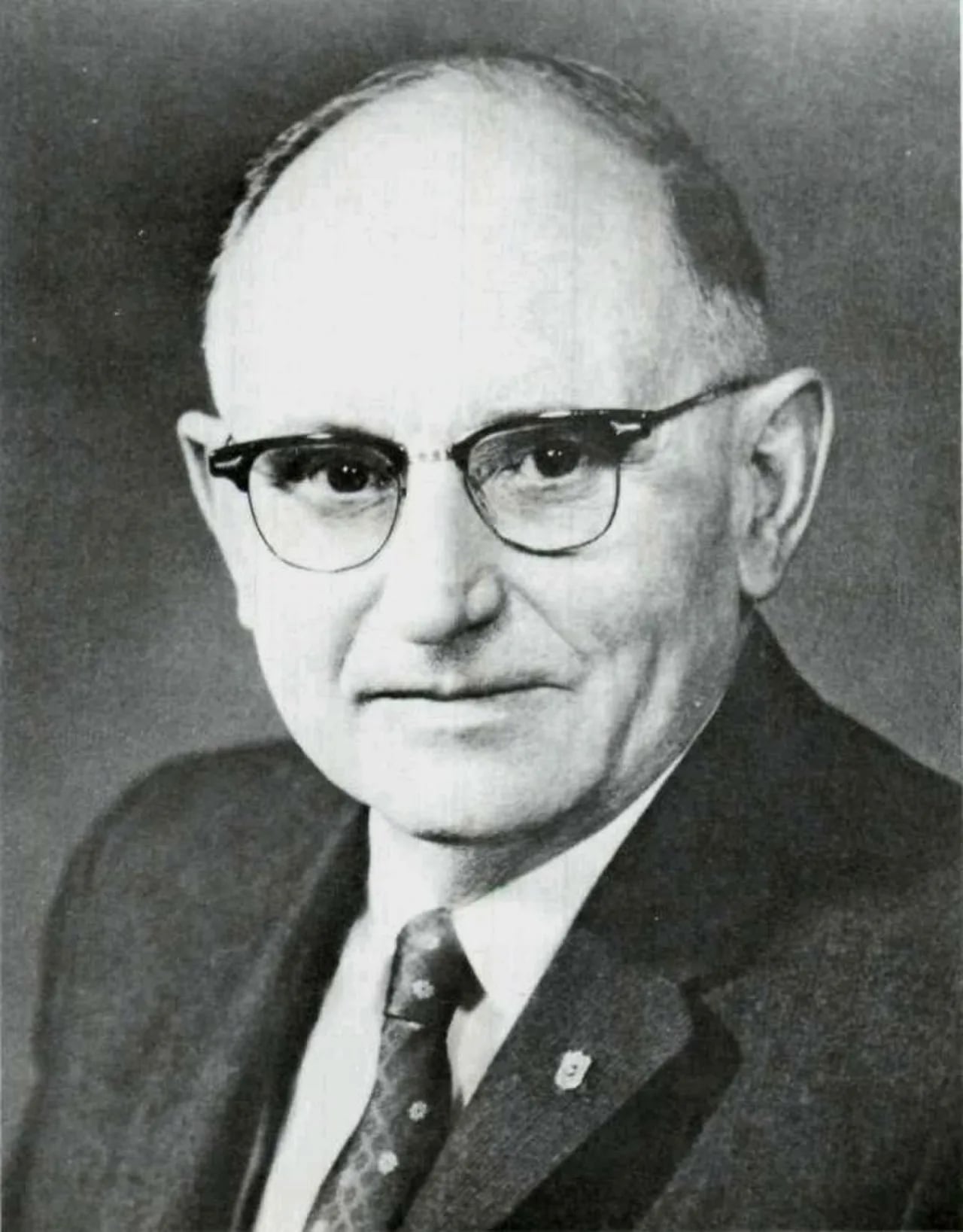 Porträt von Francis H. Case (1896–1962) – Gedenkseite