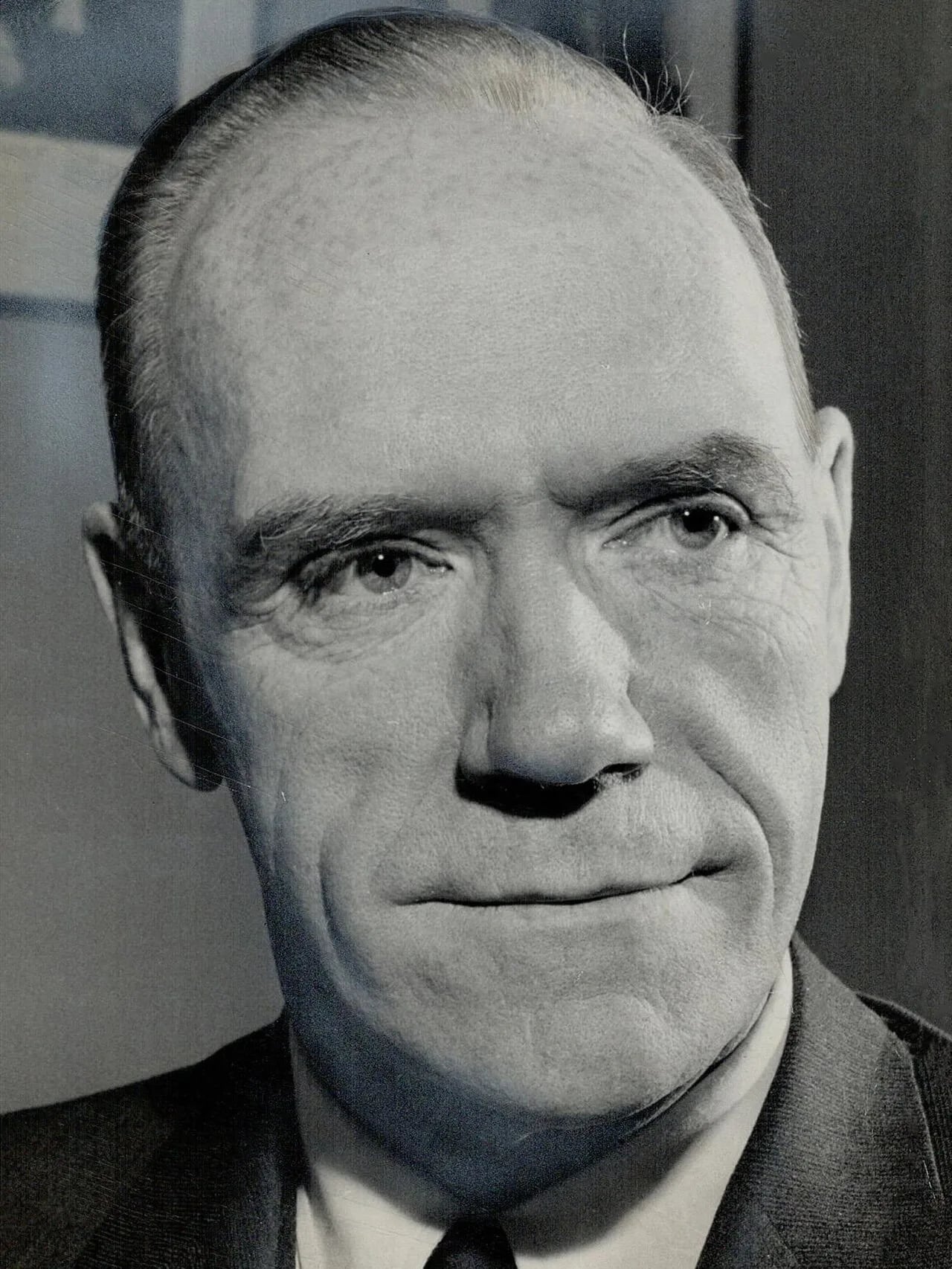 Porträt von Mitchell Sharp (1911–2004) – Gedenkseite