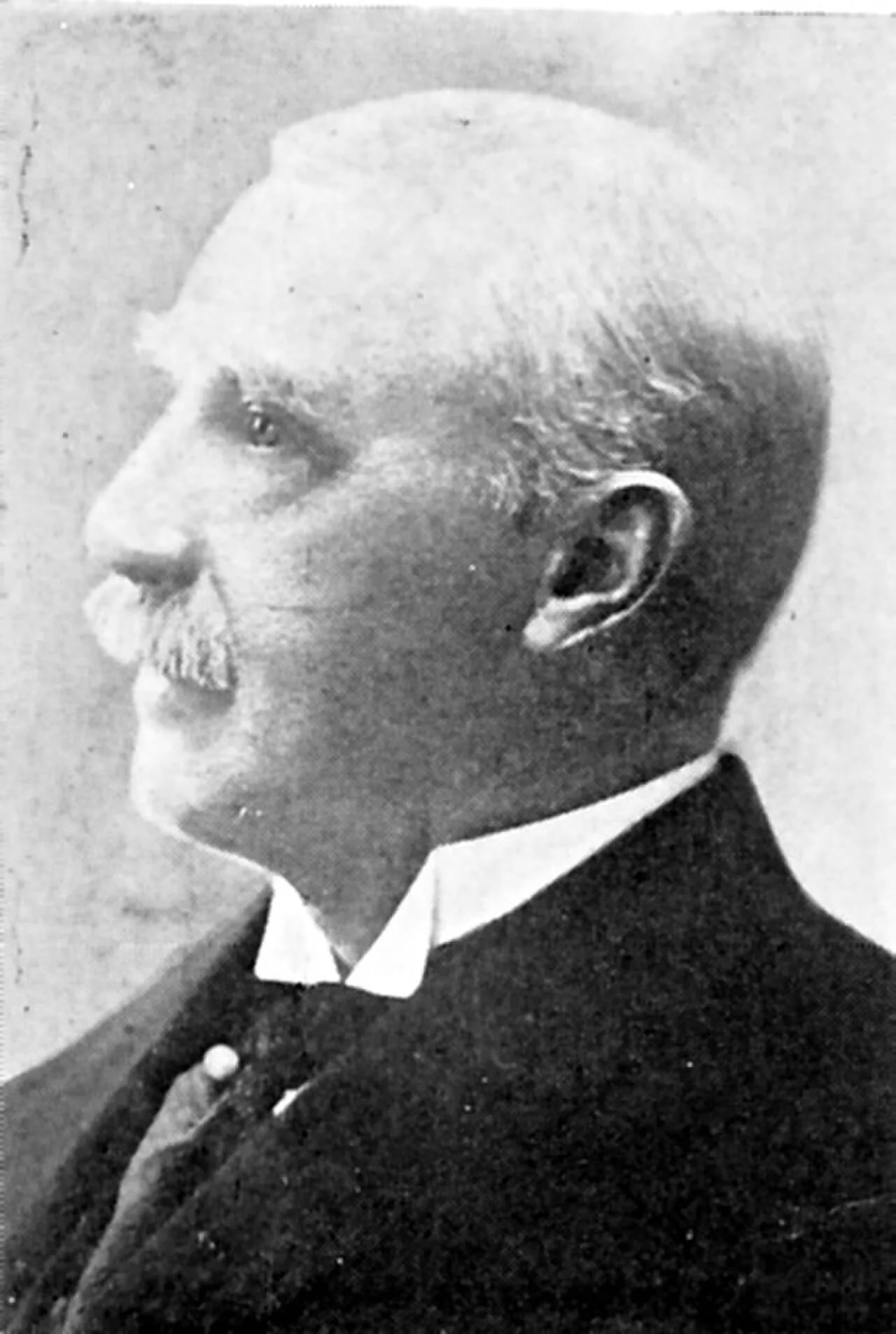 Portrait of Ambrotius Olsen Lindvig (1855–1946) – memorial page