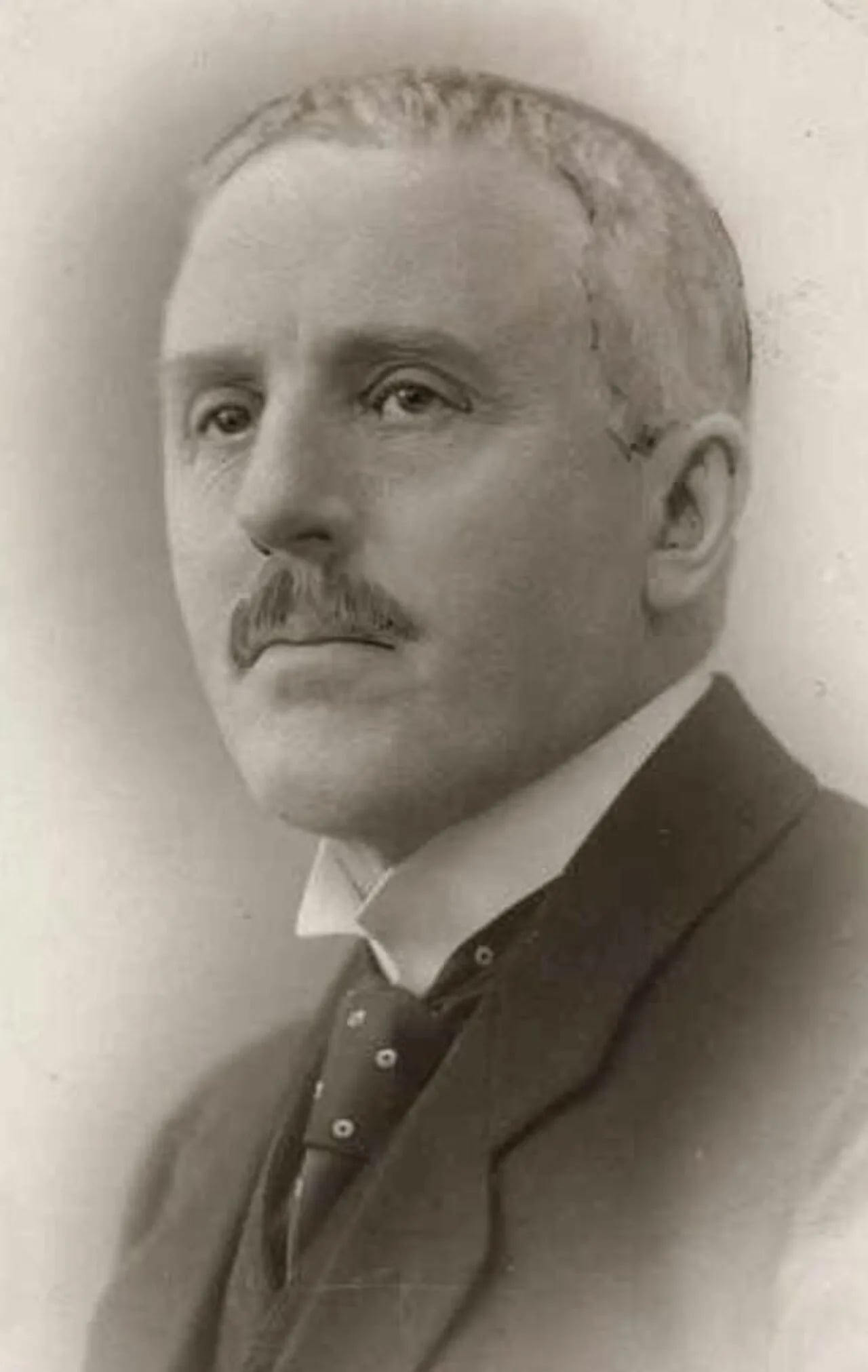 Portrait of Arnold Holmboe (1873–1956) – memorial page