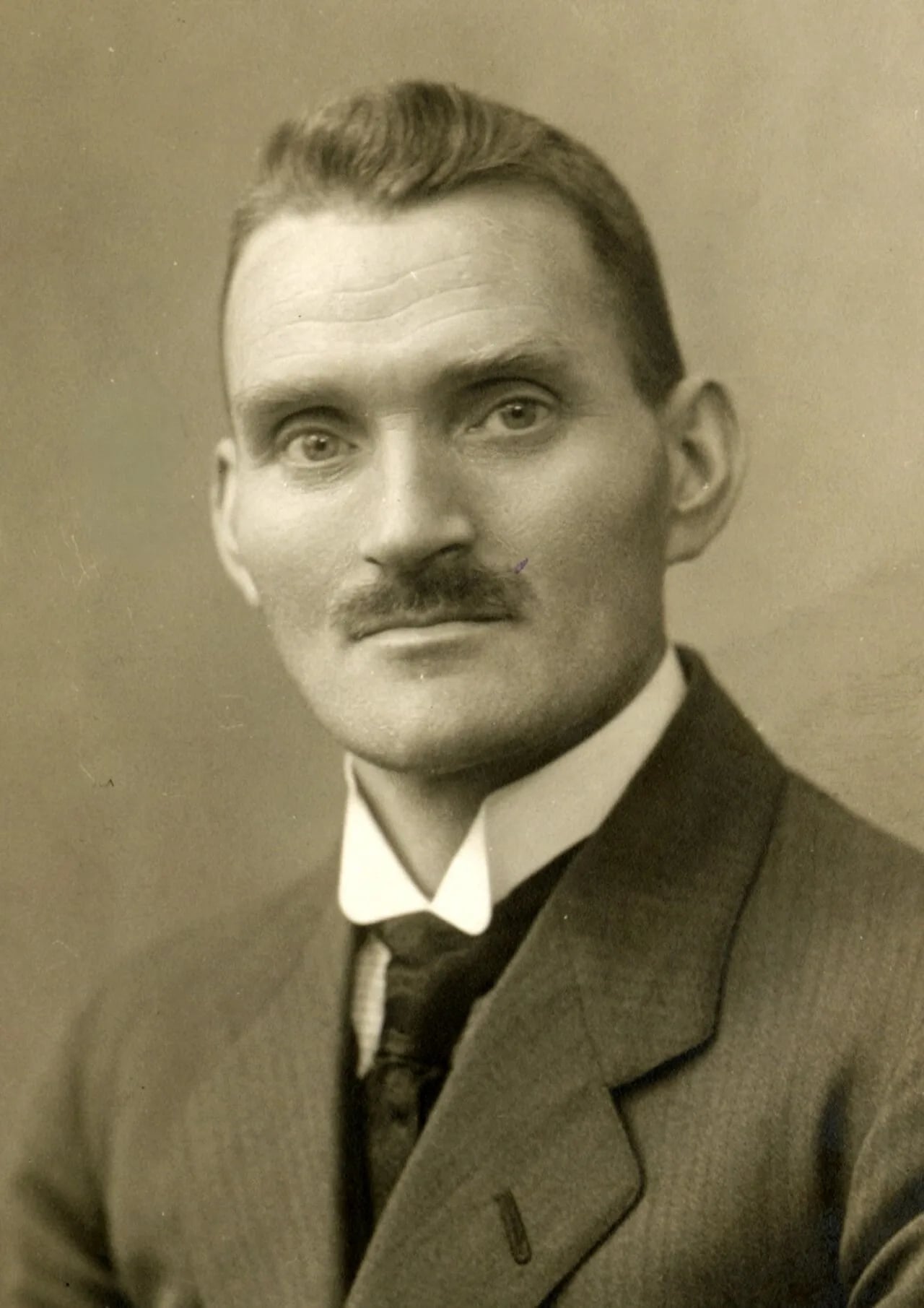 Portrait of Anton Ludvig Alvestad (1883–1956) – memorial page