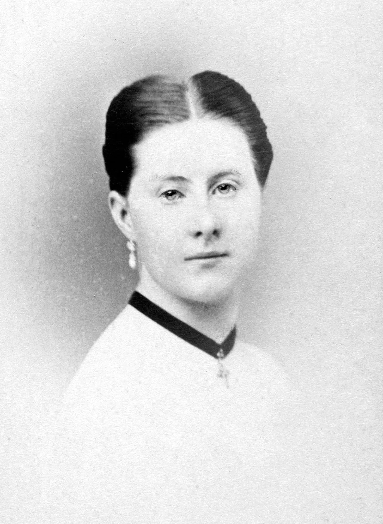 Porträt von Pauline von Sachsen-Weimar-Eisenach (1852–1904) – Gedenkseite