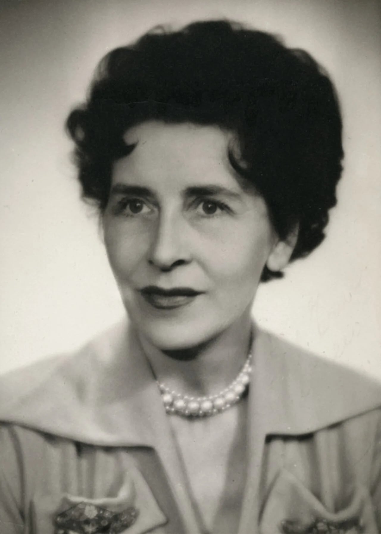 Portrait of Ella Hval (1904–1994) – memorial page