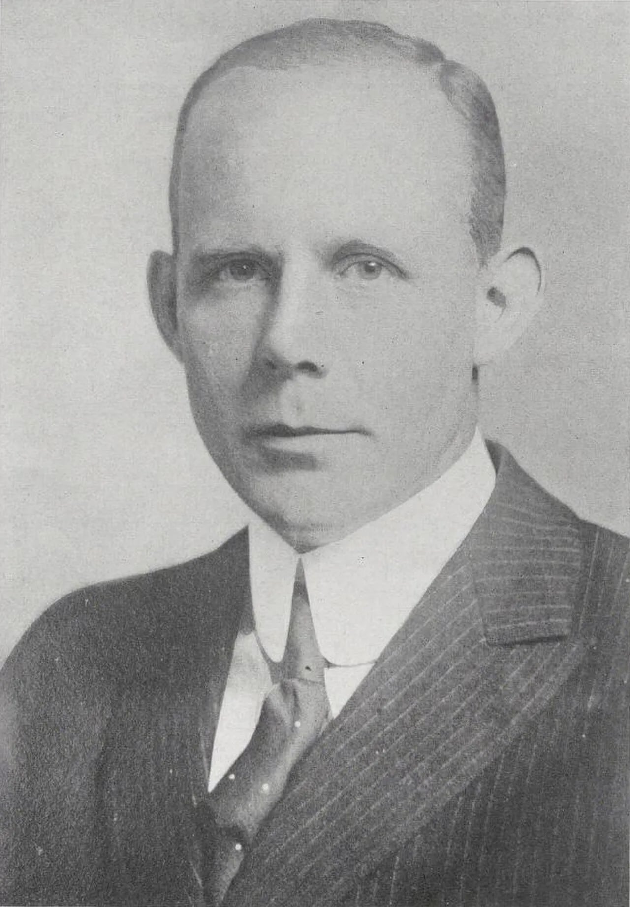 Portrait of Grantland Rice (1880–1954) – memorial page