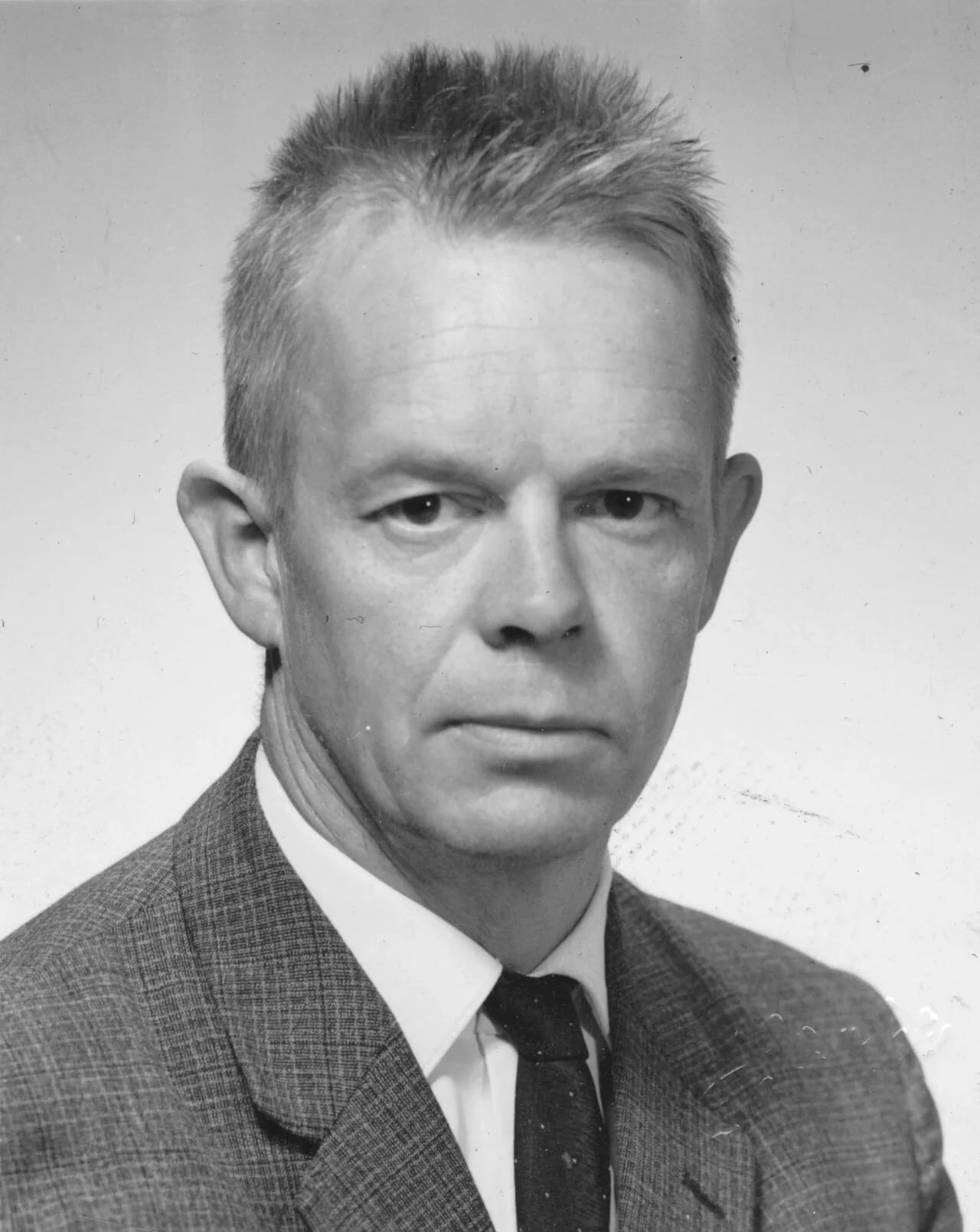 Porträt von John Ugelstad (1921–1997) – Gedenkseite