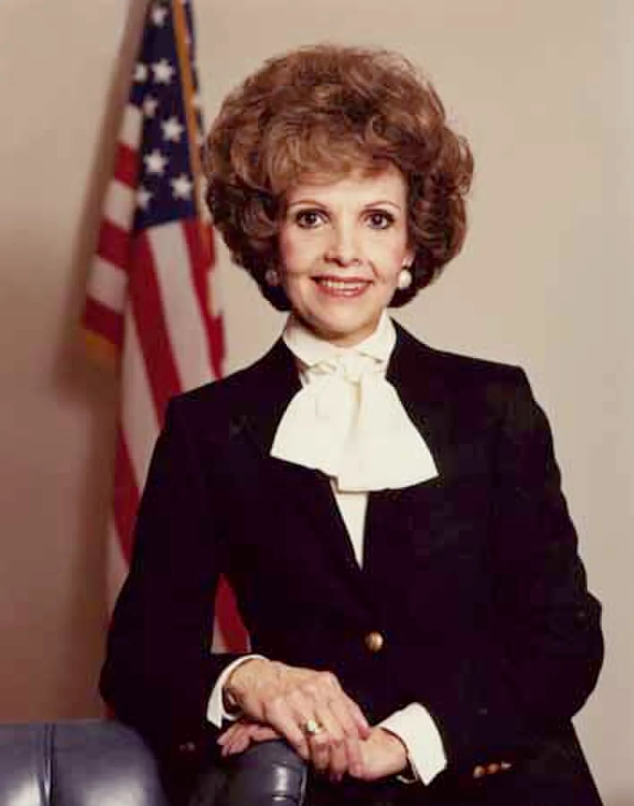 Portrait of Paula Hawkins (1927–2009) – memorial page
