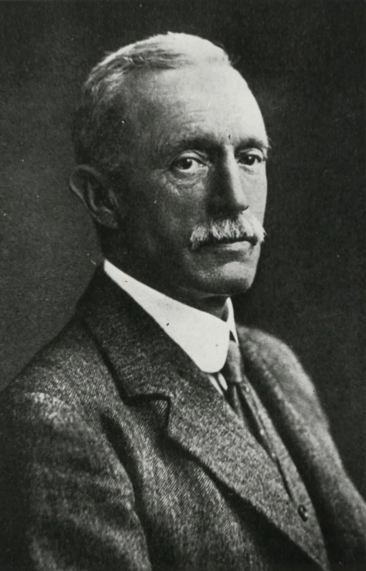 Portrait of Alfred Sharpe (1853–1935) – memorial page
