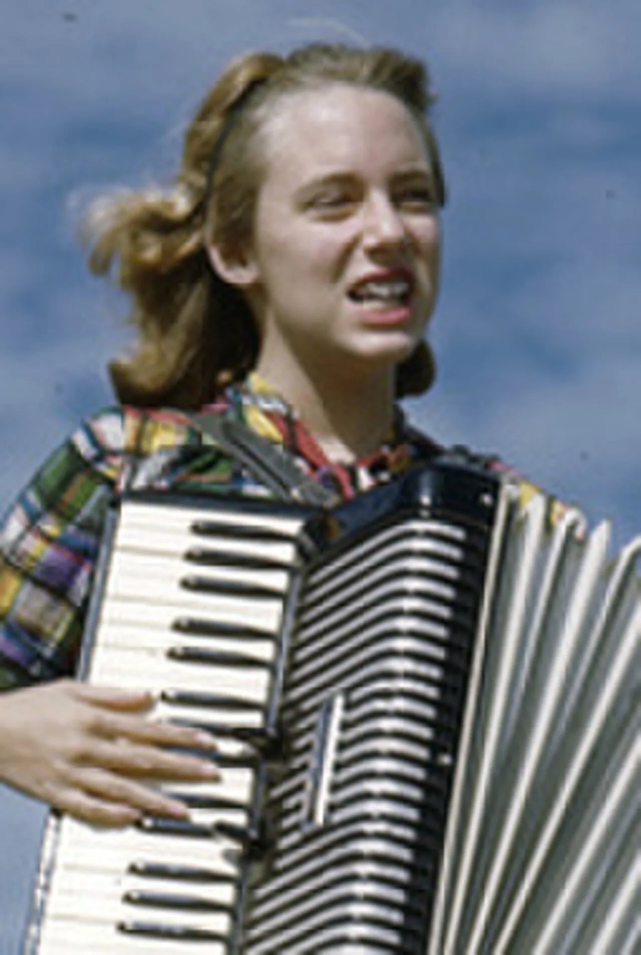 Portrait of Lois Duncan (1934–2016) – memorial page