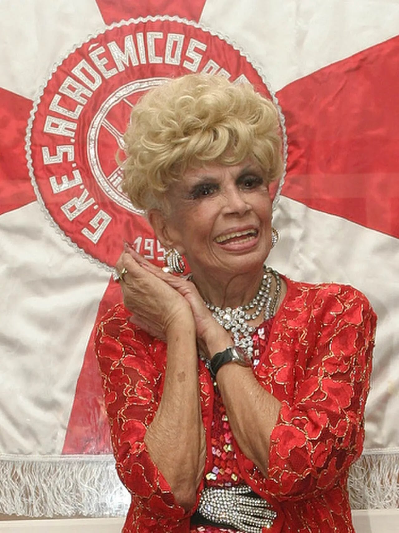 Porträt von Dercy Gonçalves (1907–2008) – Gedenkseite