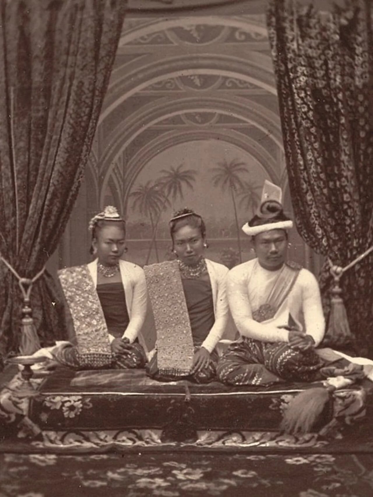 Porträt von Supayalat (1859–1925) – Gedenkseite