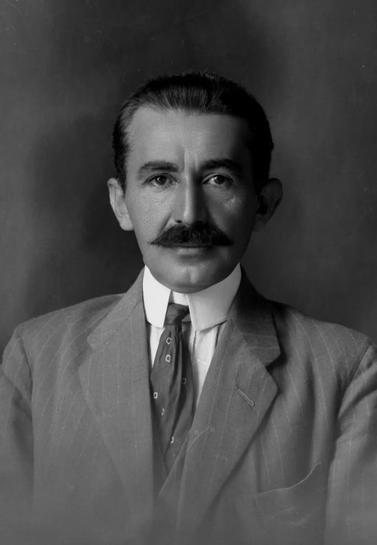 Porträt von Hasan Bej Prishtina (1873–1933) – Gedenkseite