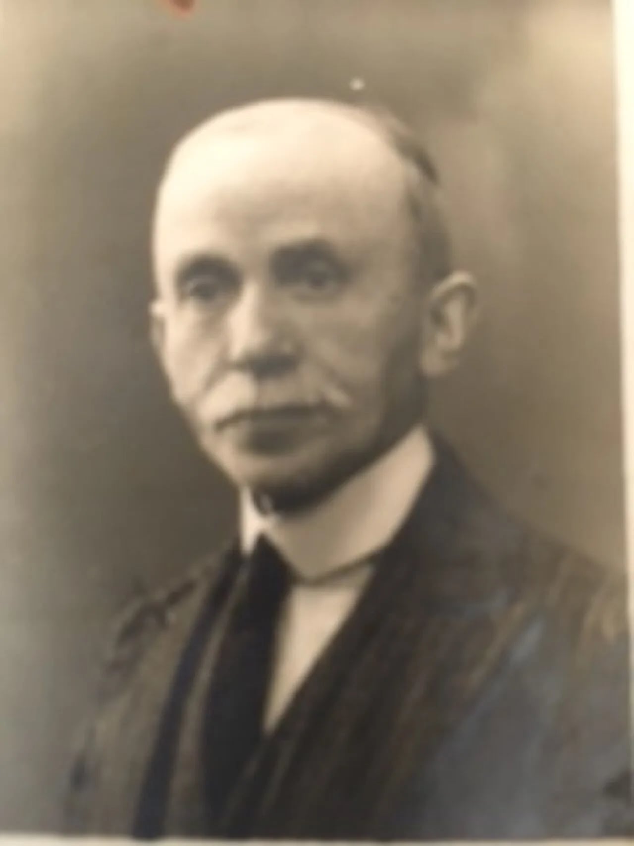 Portrait of Albert Lantenois (1871–1949) – memorial page