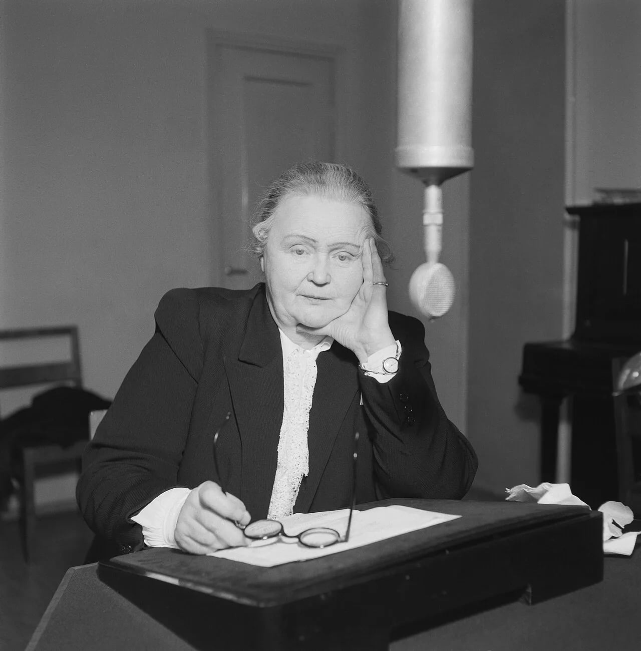 Portrait of Hella Wuolijoki (1886–1954) – memorial page