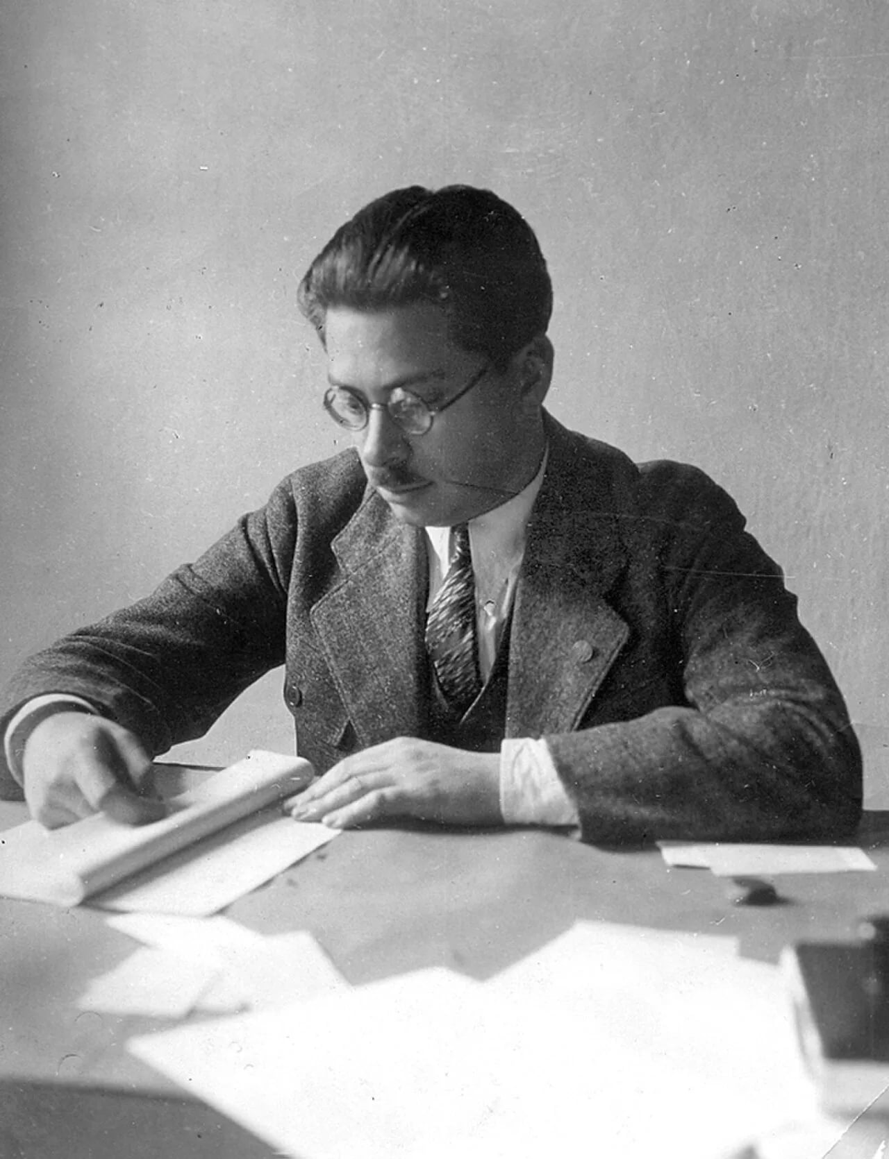 Portrait of Max Weinreich (1894–1969) – memorial page