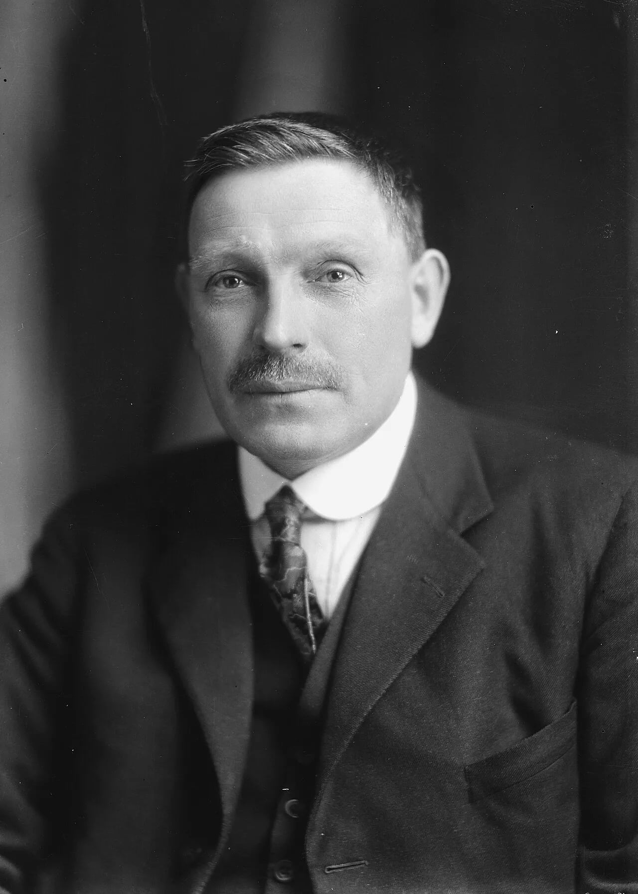 Porträt von Adam Hamilton (1880–1952) – Gedenkseite