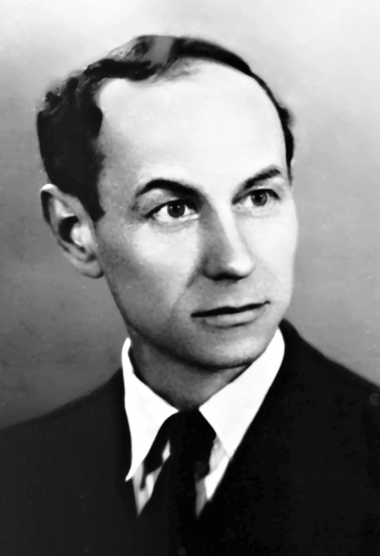 Portrait of Adam Wawrosz (1913–1971) – memorial page