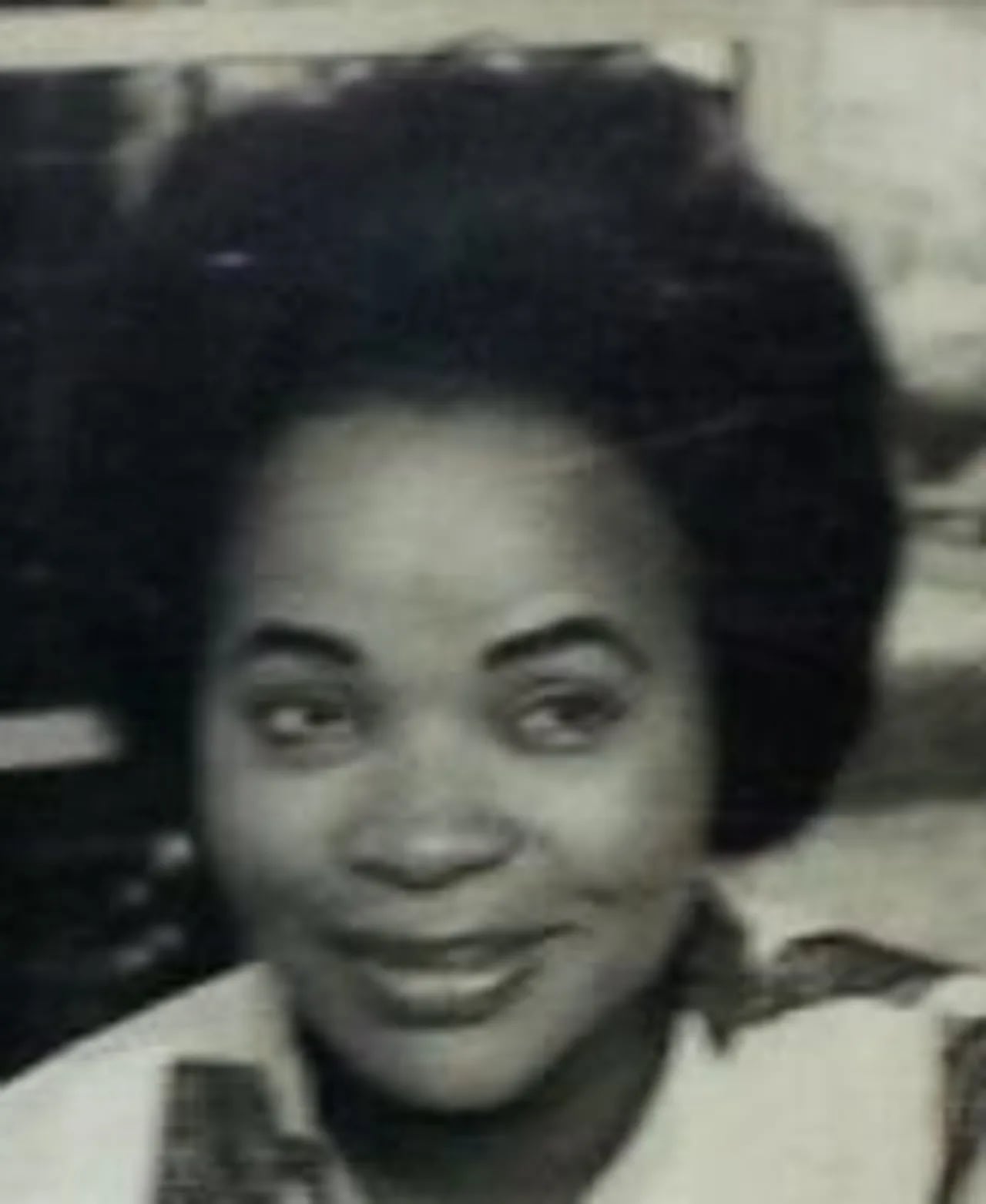 Porträt von Adaora Lily Ulasi (1932–2016) – Gedenkseite