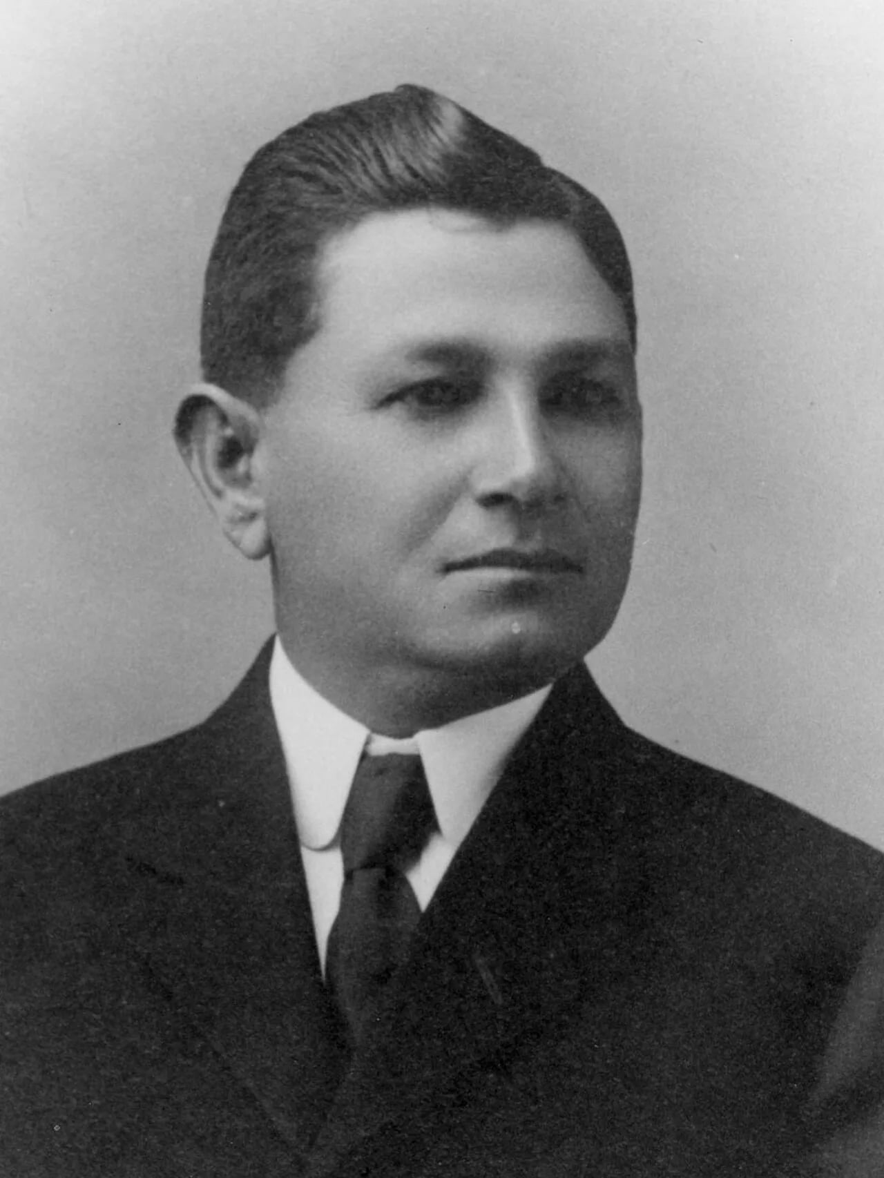 Porträt von Adolfo Camarillo (1864–1958) – Gedenkseite