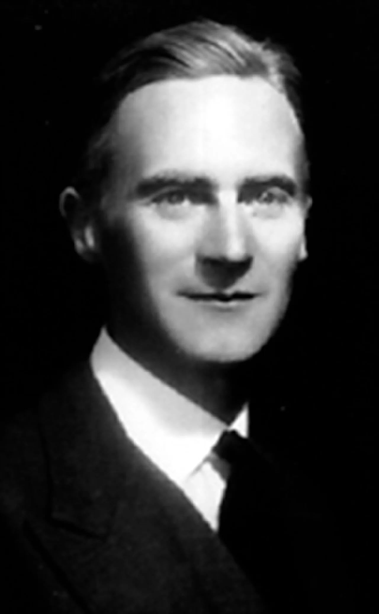 Portrait of Adrian Knatchbull-Hugessen (1891–1976) – memorial page