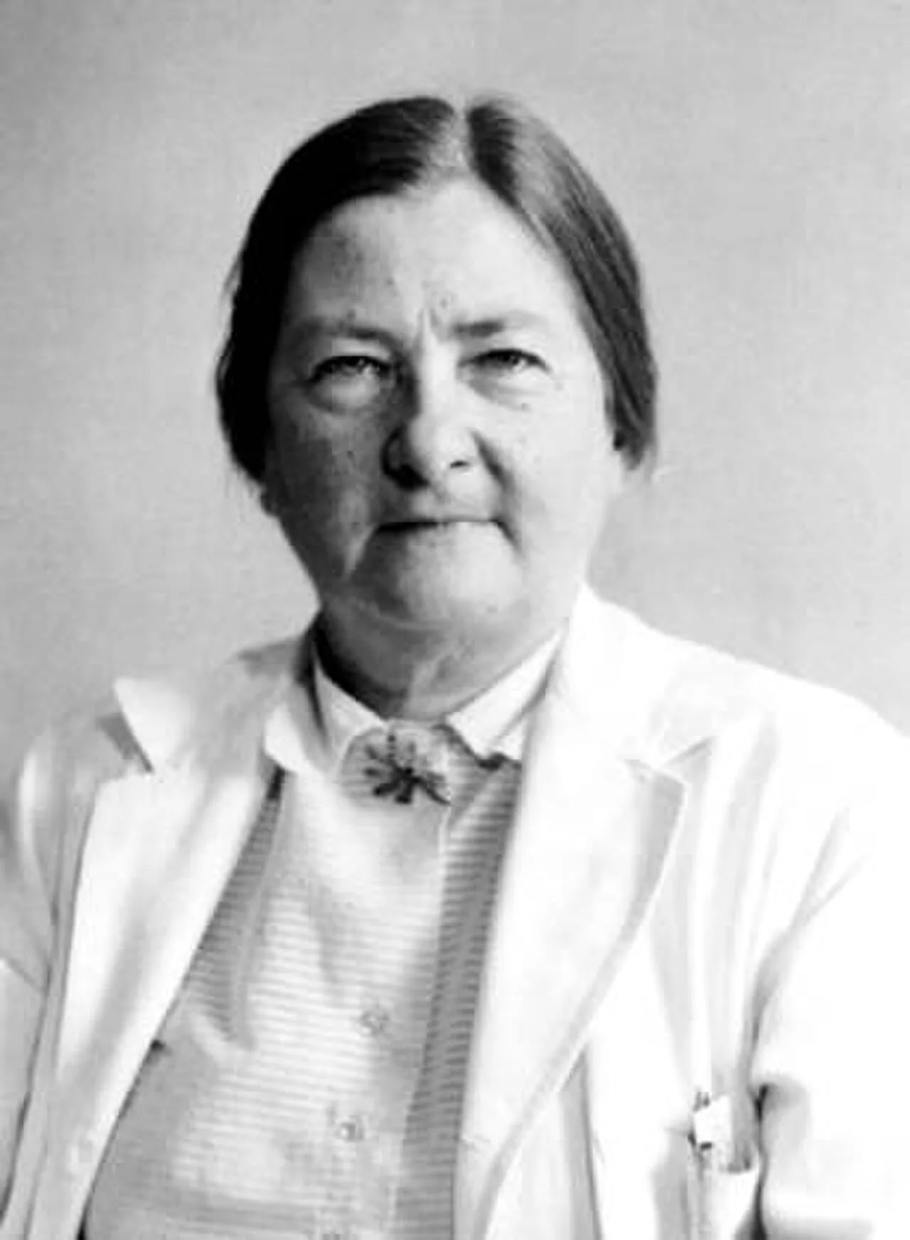 Portrait of Dorothy Hansine Andersen (1901–1963) – memorial page