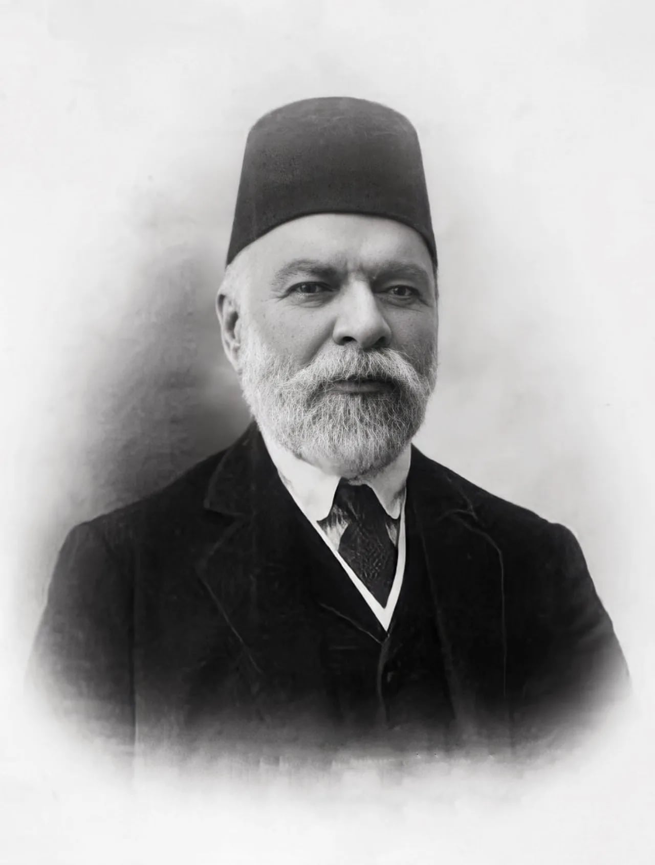 Portrait of Ismail Qemali (1844–1919) – memorial page