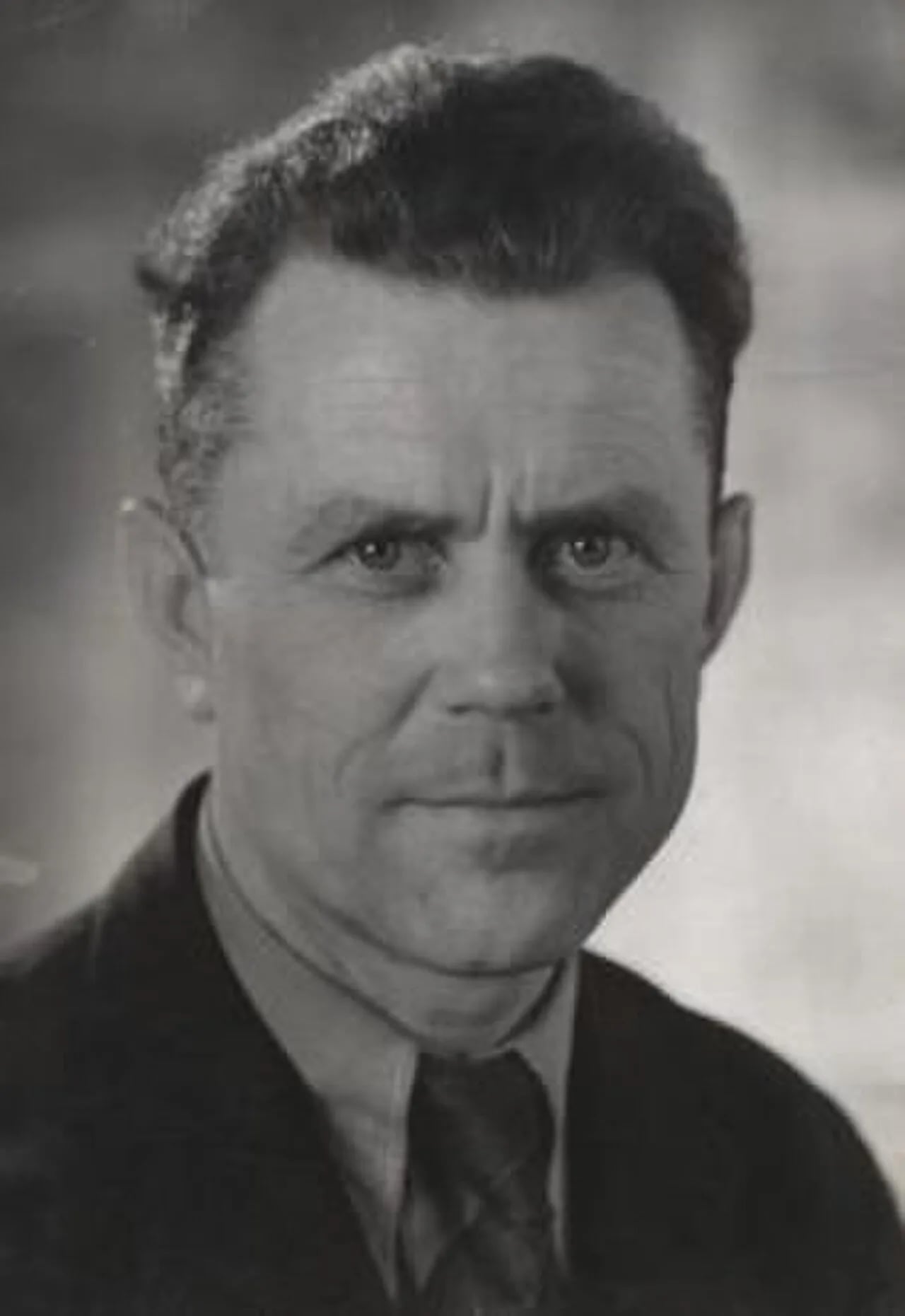 Portrait of Aksel Larsen (1897–1972) – memorial page