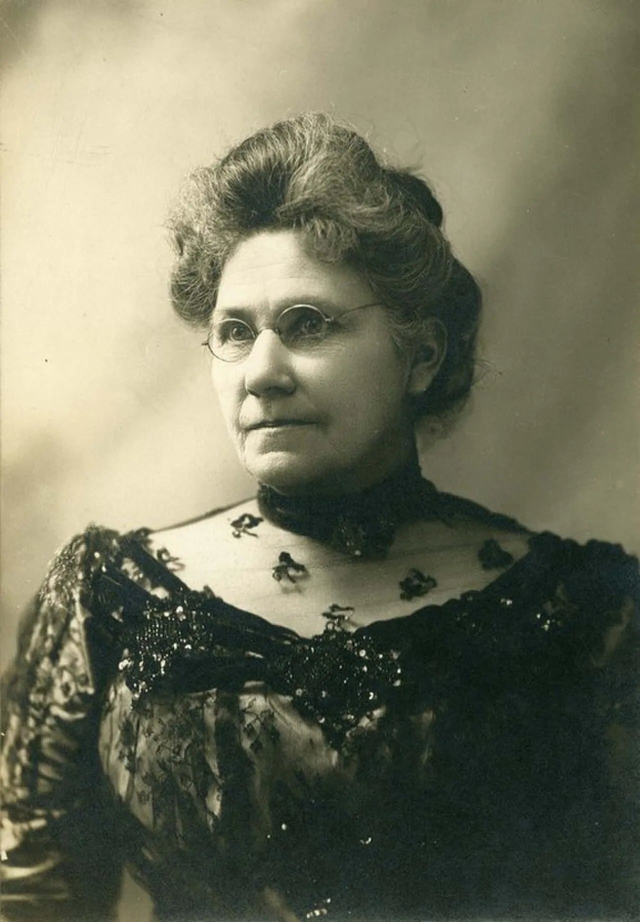 Porträt von Lucy Browne Johnston (1846–1937) – Gedenkseite
