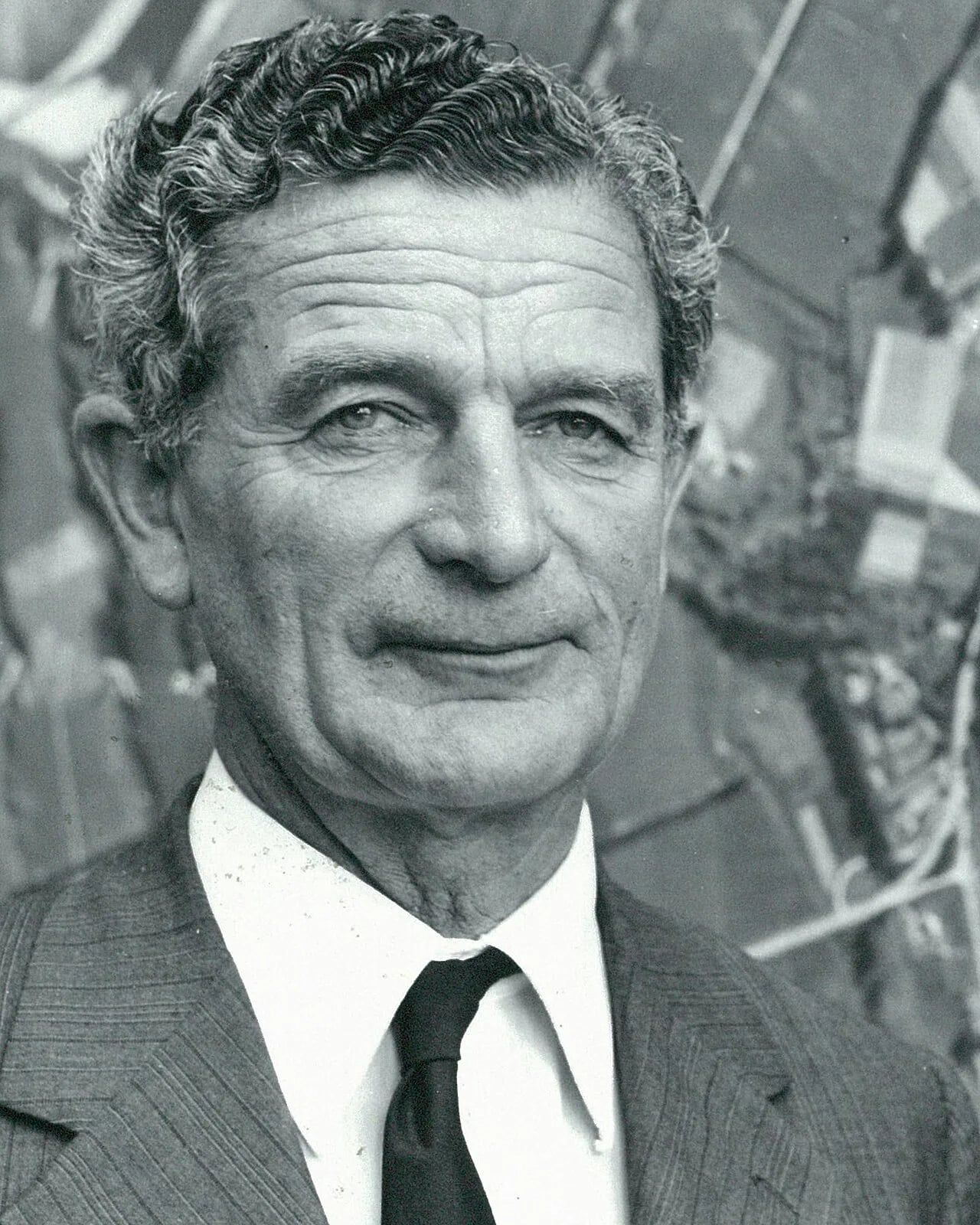 Portrait of Alan Stewart (1917–2004) – memorial page